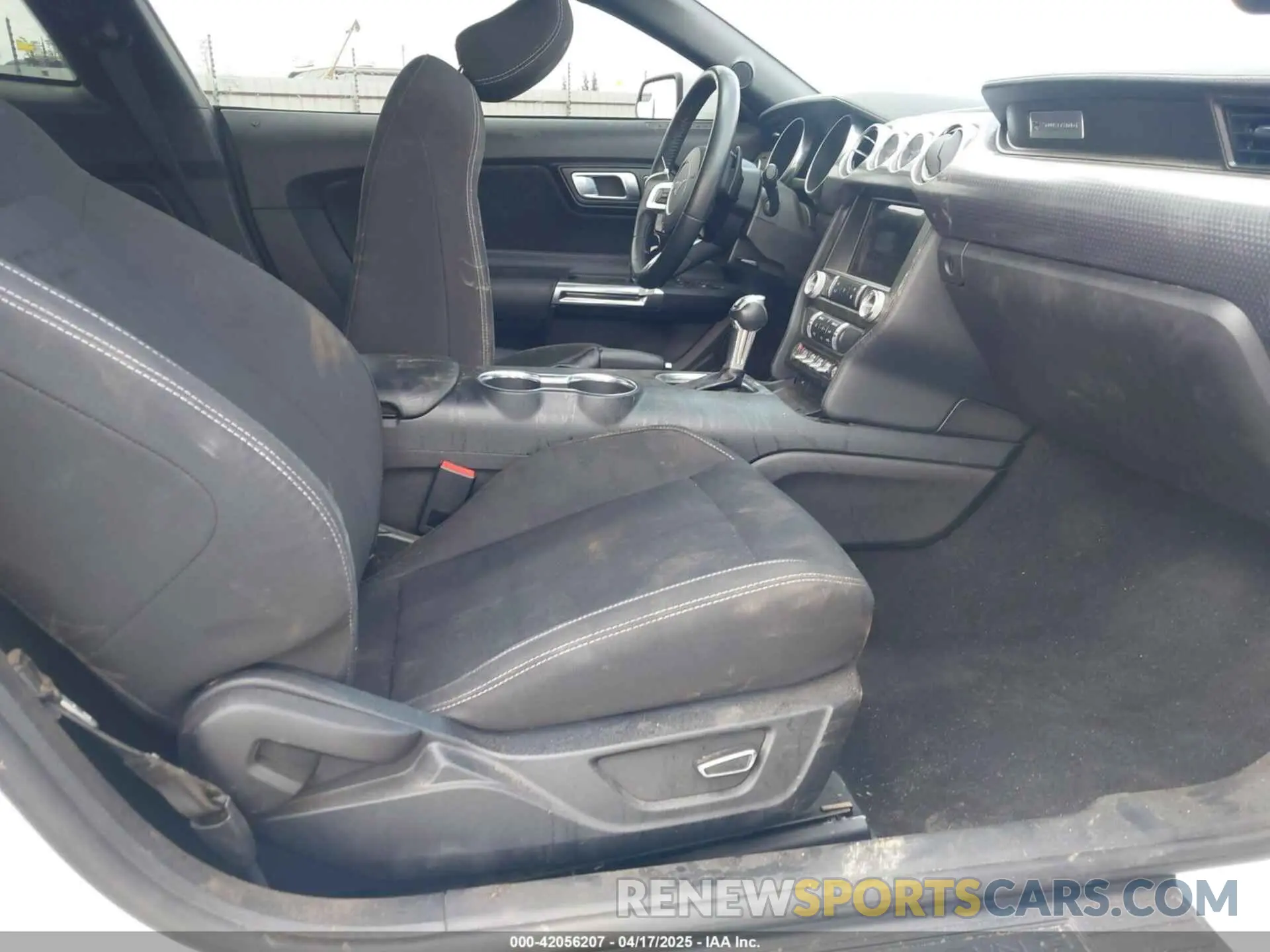5 Photograph of a damaged car 1FA6P8THXK5143703 FORD MUSTANG 2019