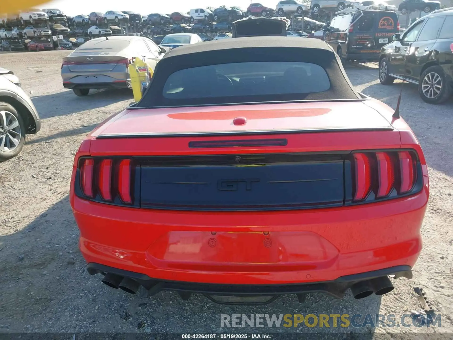 16 Photograph of a damaged car 1FATP8FF8K5196252 FORD MUSTANG 2019