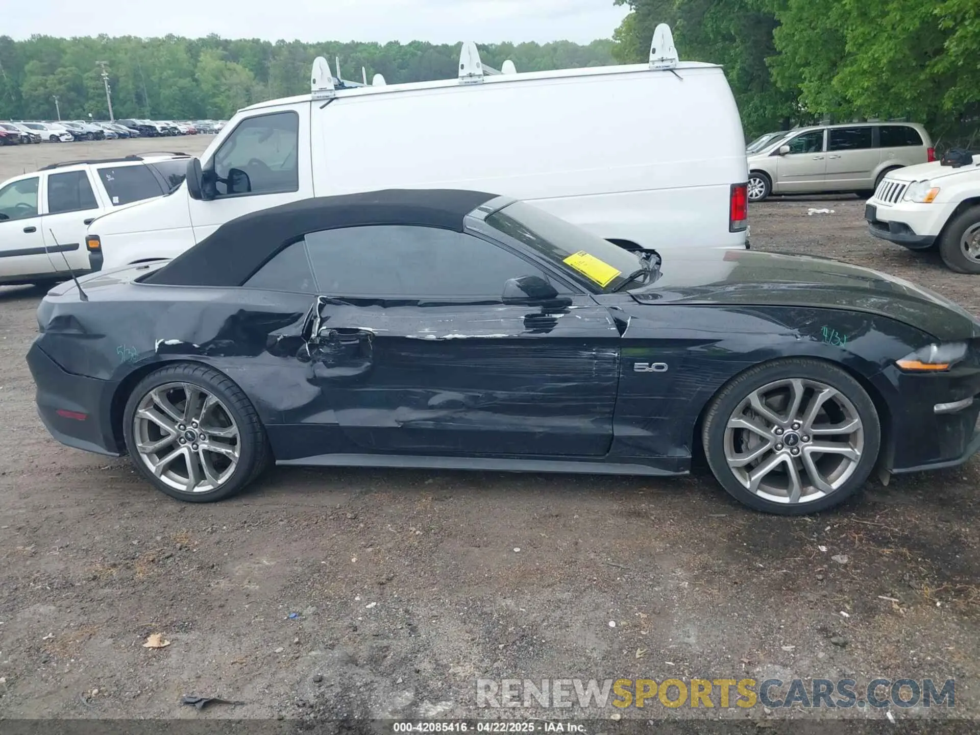 13 Photograph of a damaged car 1FATP8FF8K5202115 FORD MUSTANG 2019