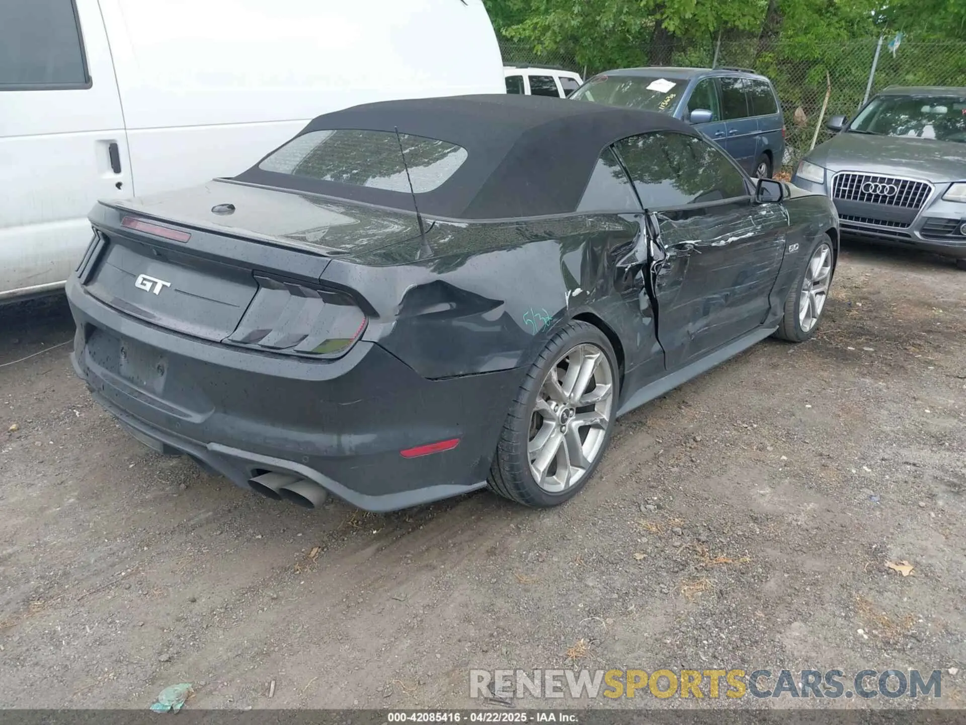 4 Photograph of a damaged car 1FATP8FF8K5202115 FORD MUSTANG 2019