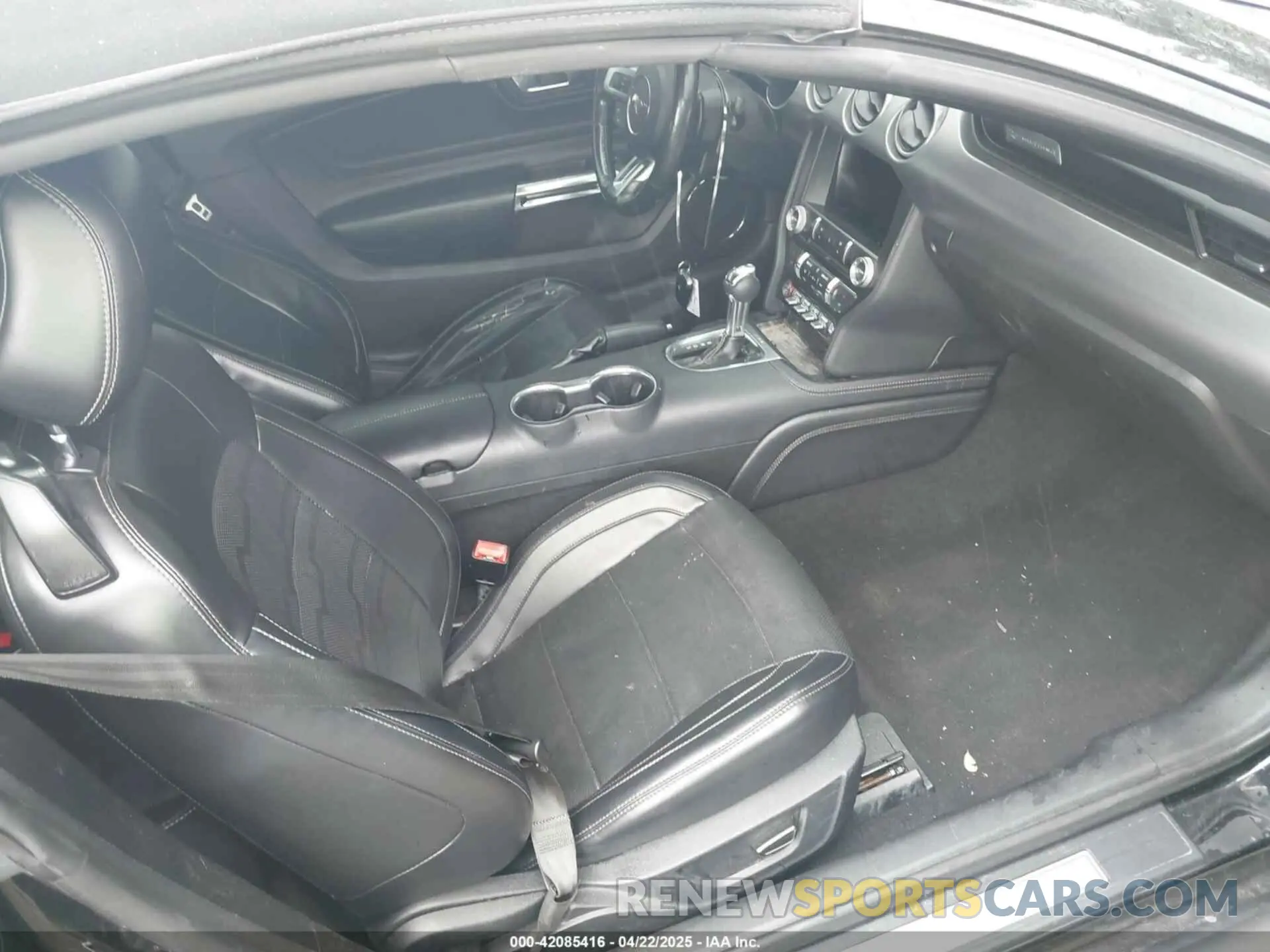 5 Photograph of a damaged car 1FATP8FF8K5202115 FORD MUSTANG 2019
