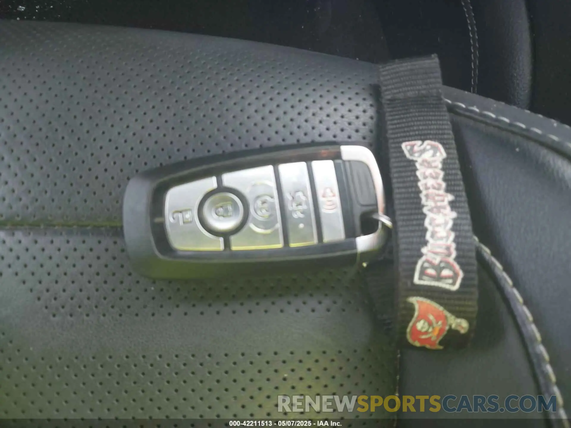 11 Photograph of a damaged car 1FATP8FFXK5171451 FORD MUSTANG 2019