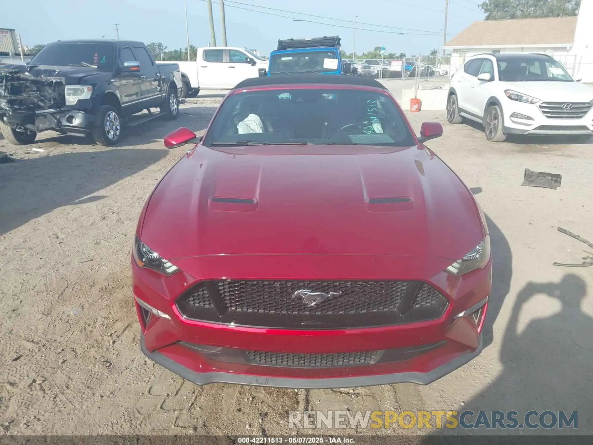 12 Photograph of a damaged car 1FATP8FFXK5171451 FORD MUSTANG 2019