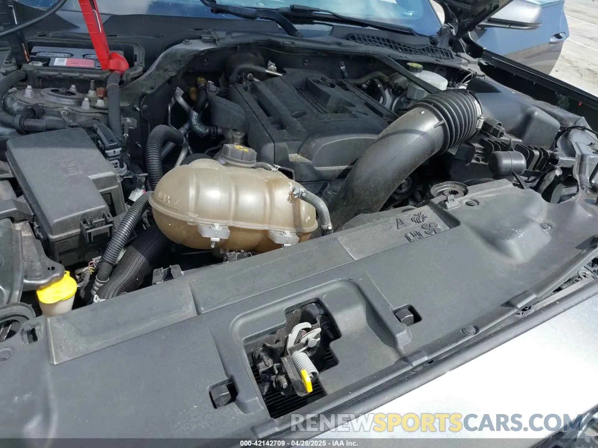10 Photograph of a damaged car 1FATP8UH1K5161735 FORD MUSTANG 2019