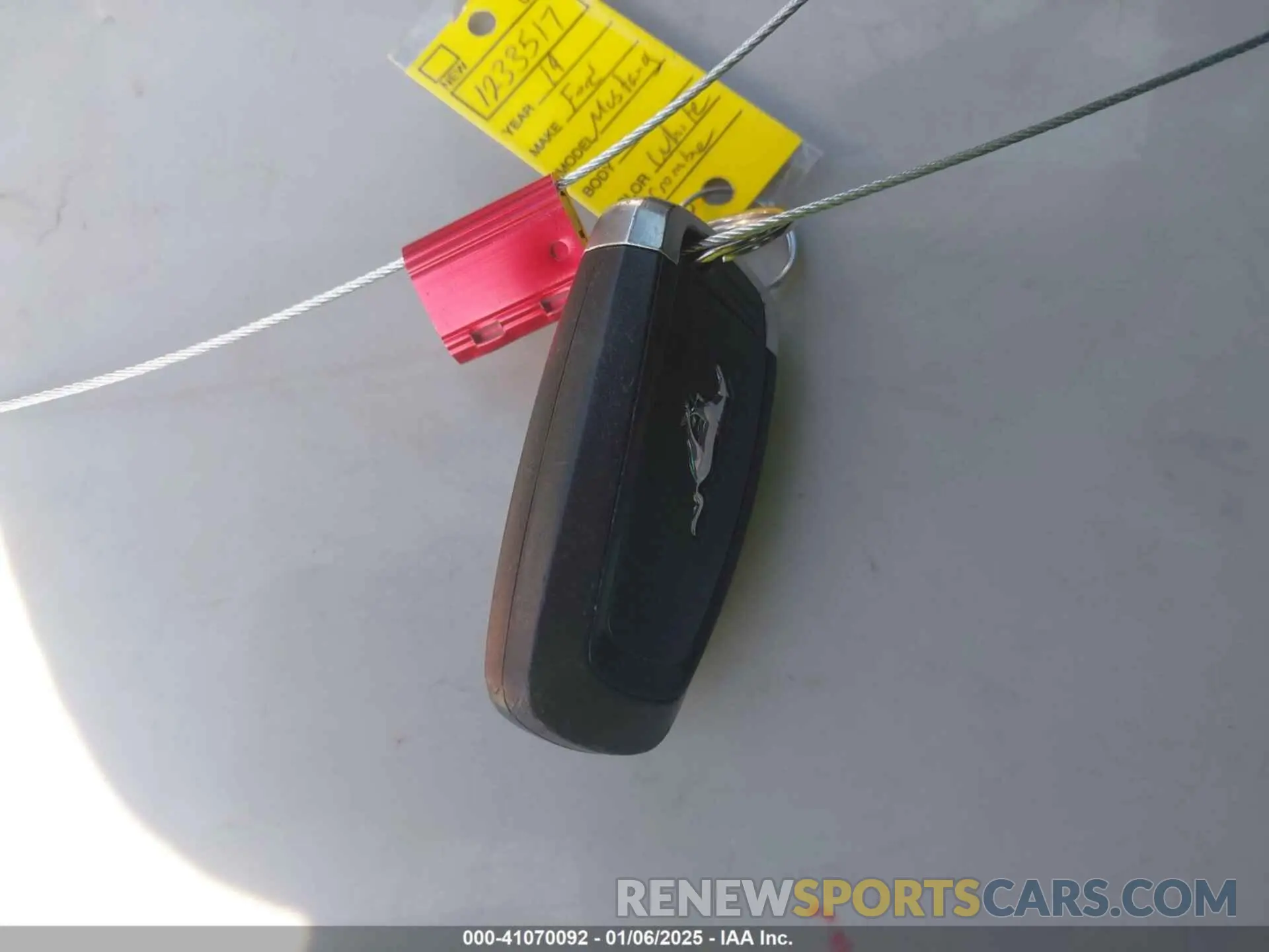 11 Photograph of a damaged car 1FATP8UH2K5148573 FORD MUSTANG 2019