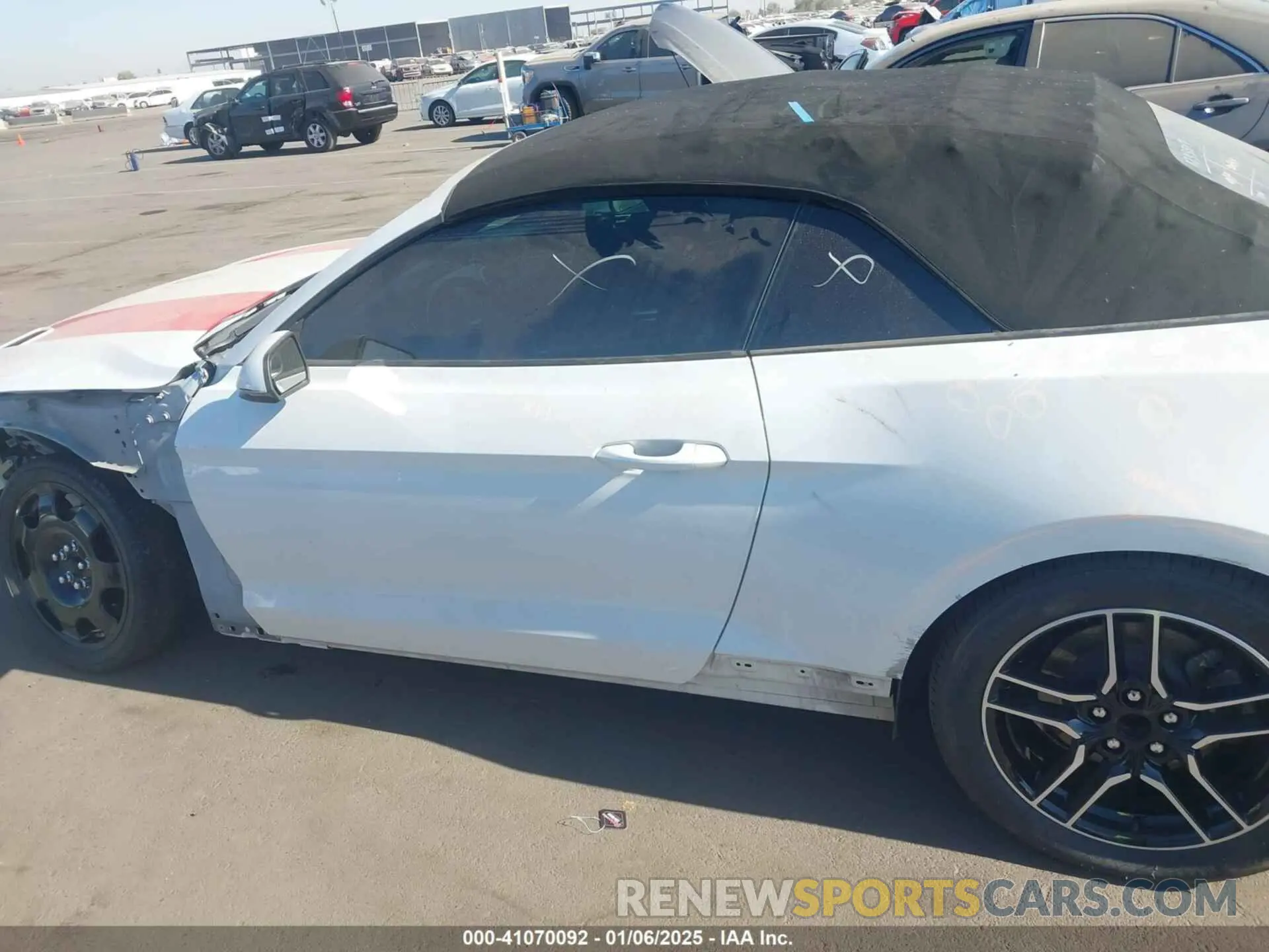 15 Photograph of a damaged car 1FATP8UH2K5148573 FORD MUSTANG 2019