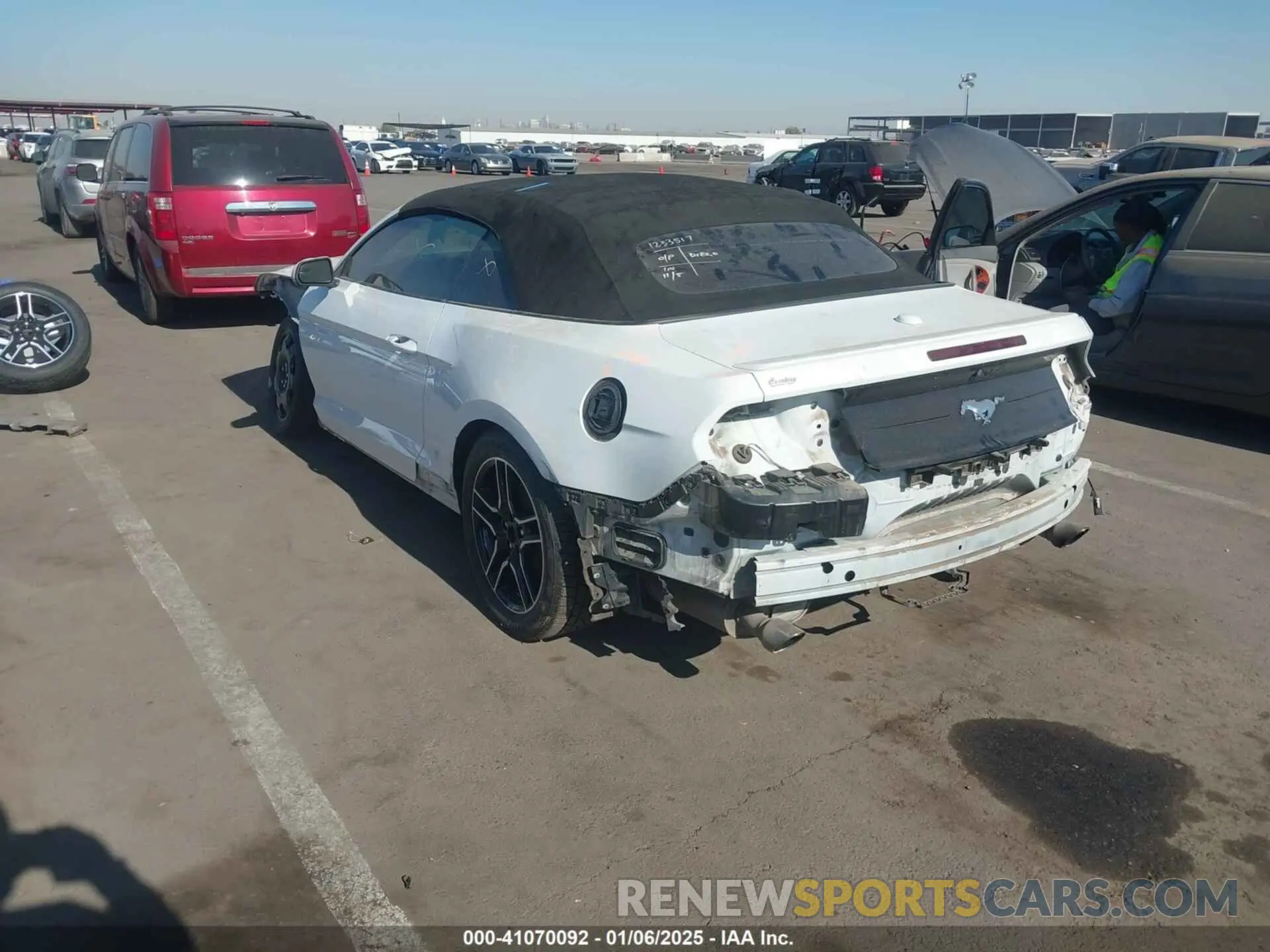3 Photograph of a damaged car 1FATP8UH2K5148573 FORD MUSTANG 2019