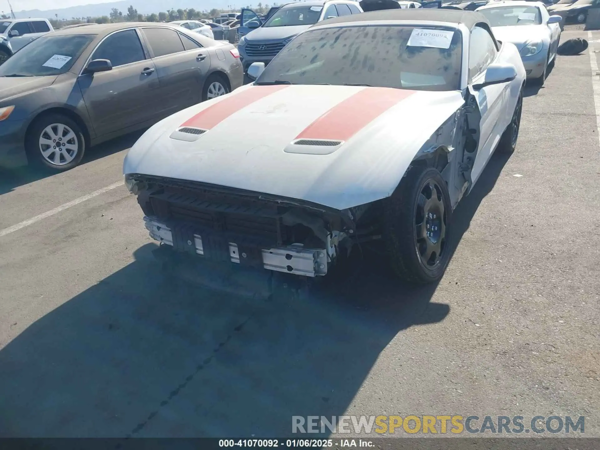 6 Photograph of a damaged car 1FATP8UH2K5148573 FORD MUSTANG 2019