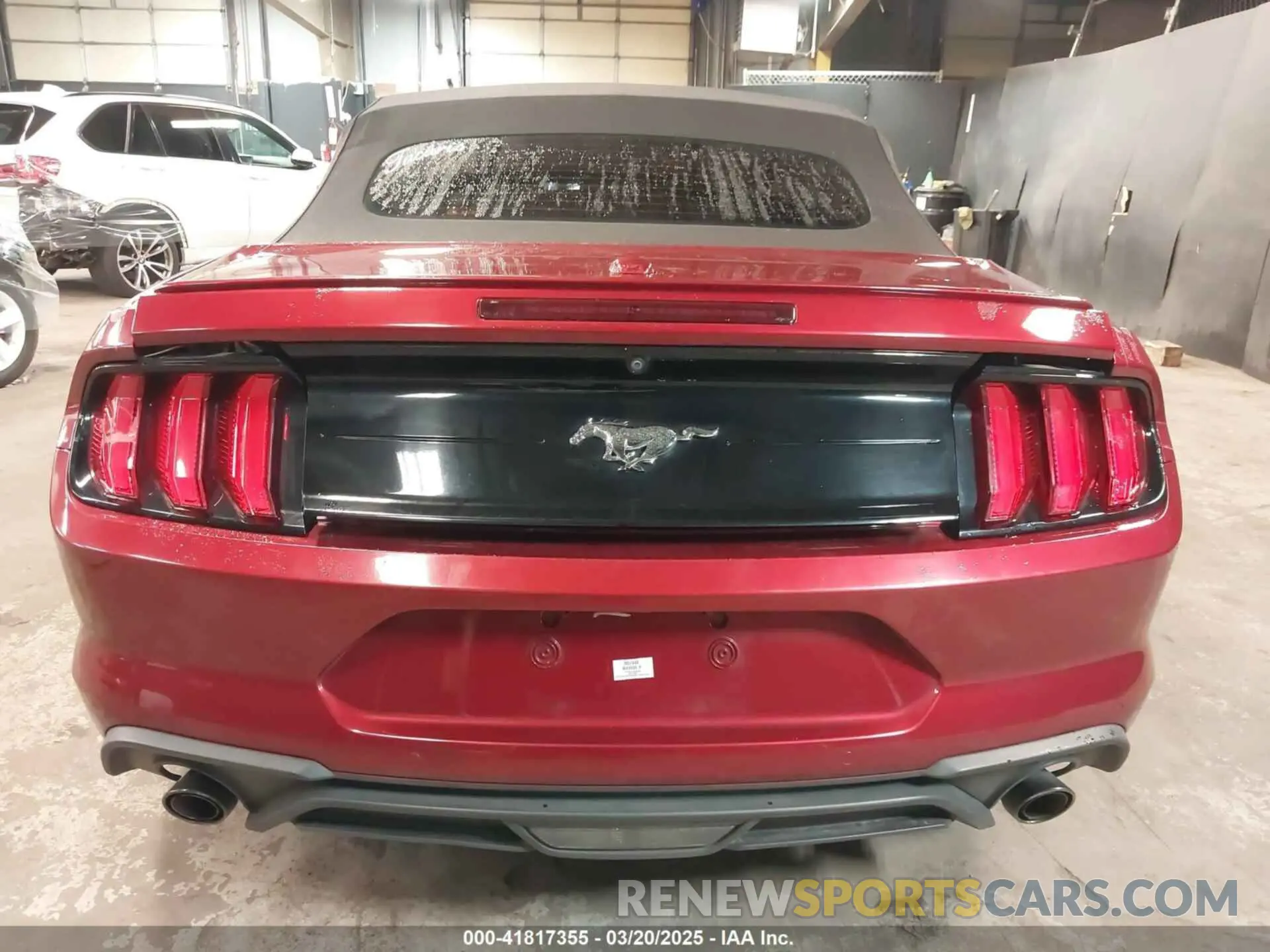 17 Photograph of a damaged car 1FATP8UH2K5205502 FORD MUSTANG 2019