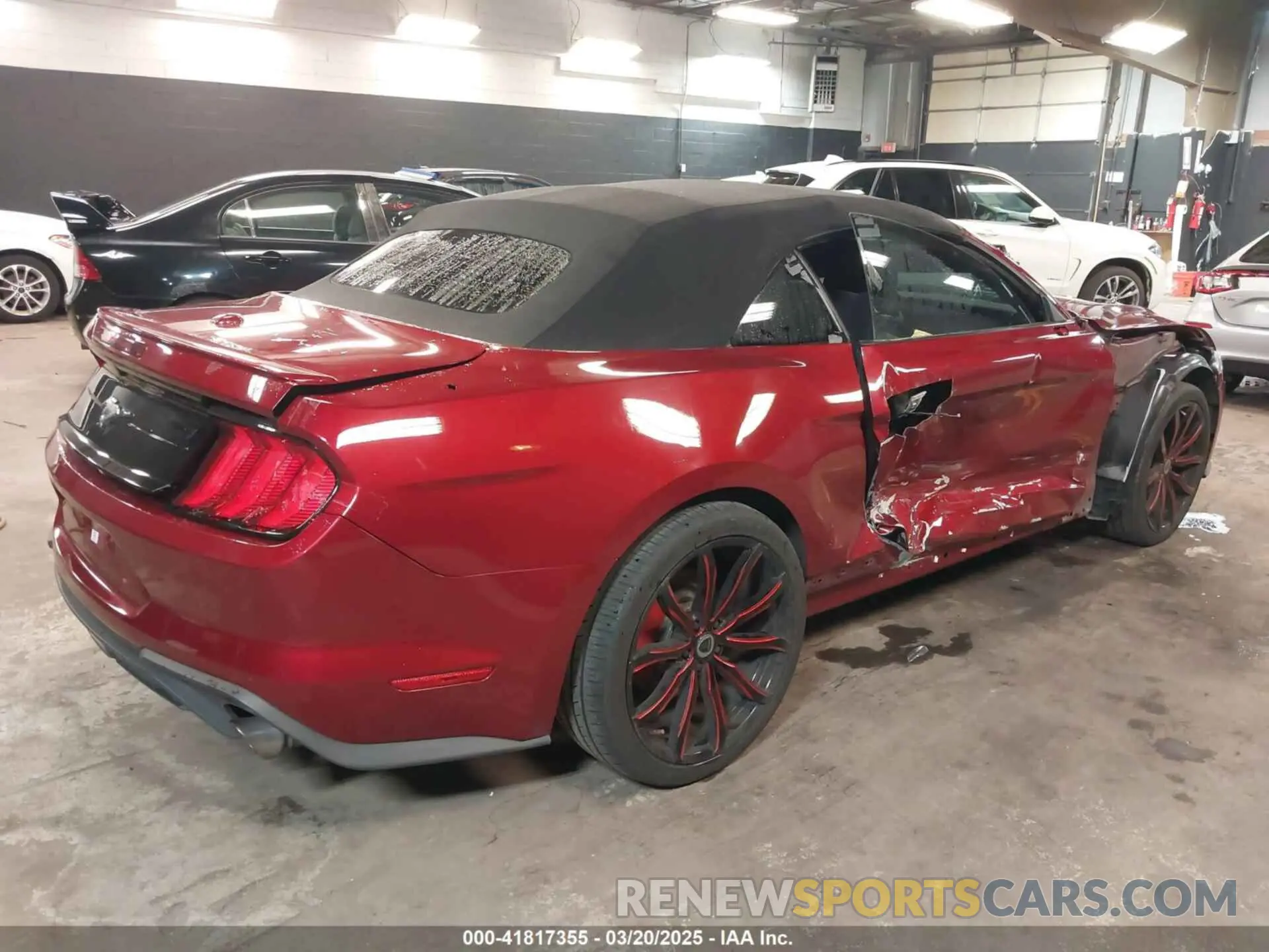 4 Photograph of a damaged car 1FATP8UH2K5205502 FORD MUSTANG 2019