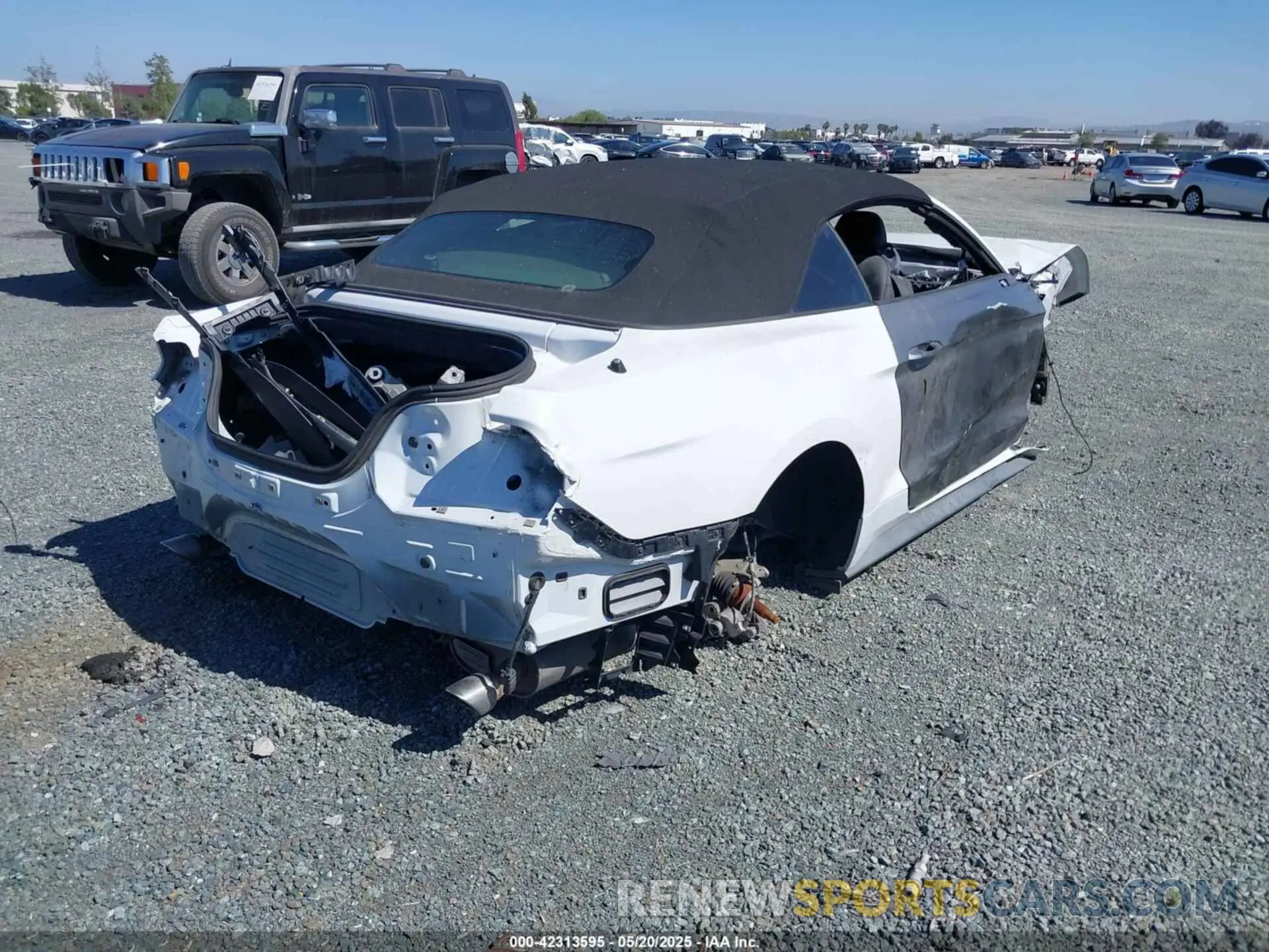 4 Photograph of a damaged car 1FATP8UH4K5109225 FORD MUSTANG 2019