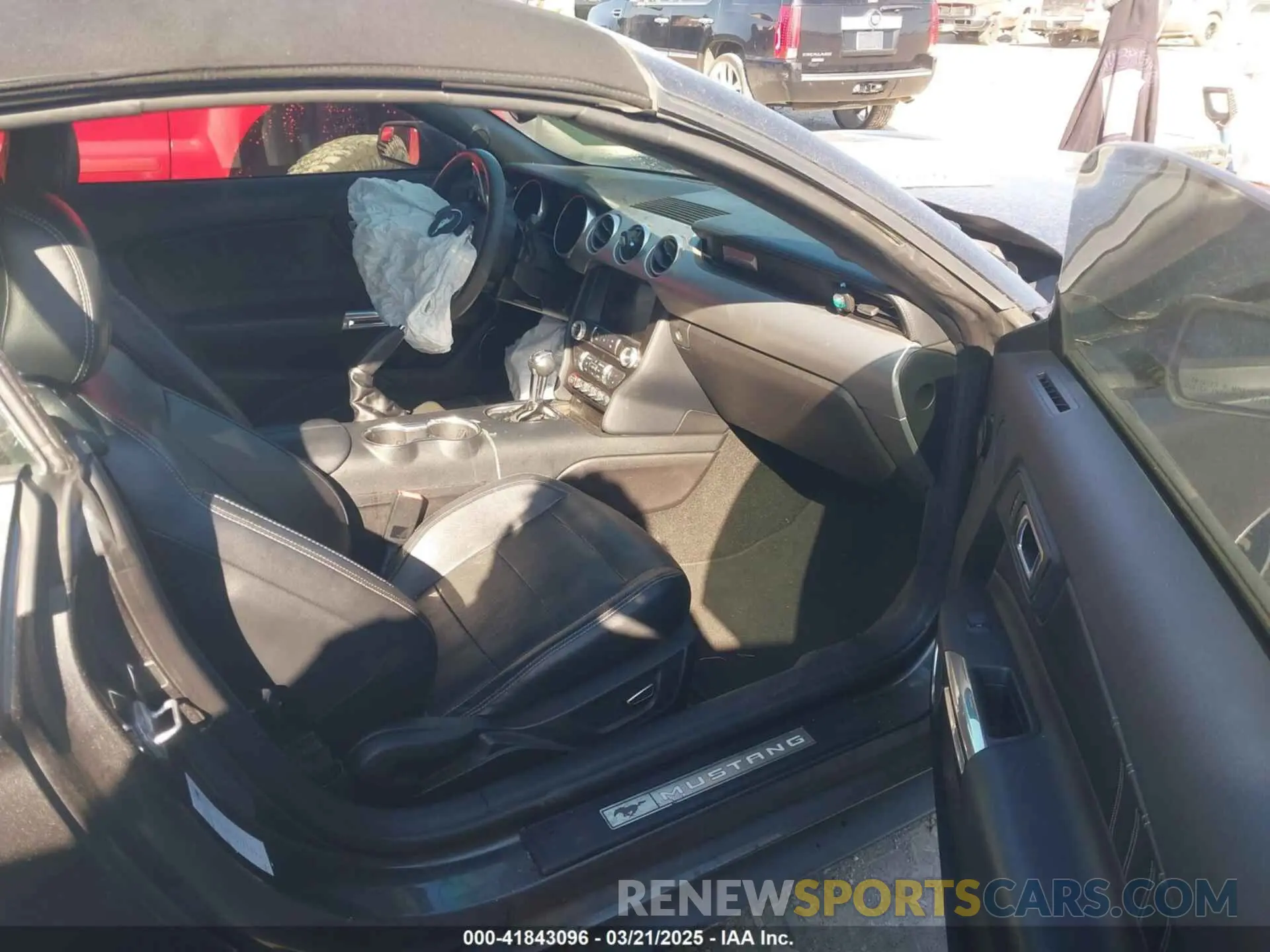 5 Photograph of a damaged car 1FATP8UH8K5151266 FORD MUSTANG 2019