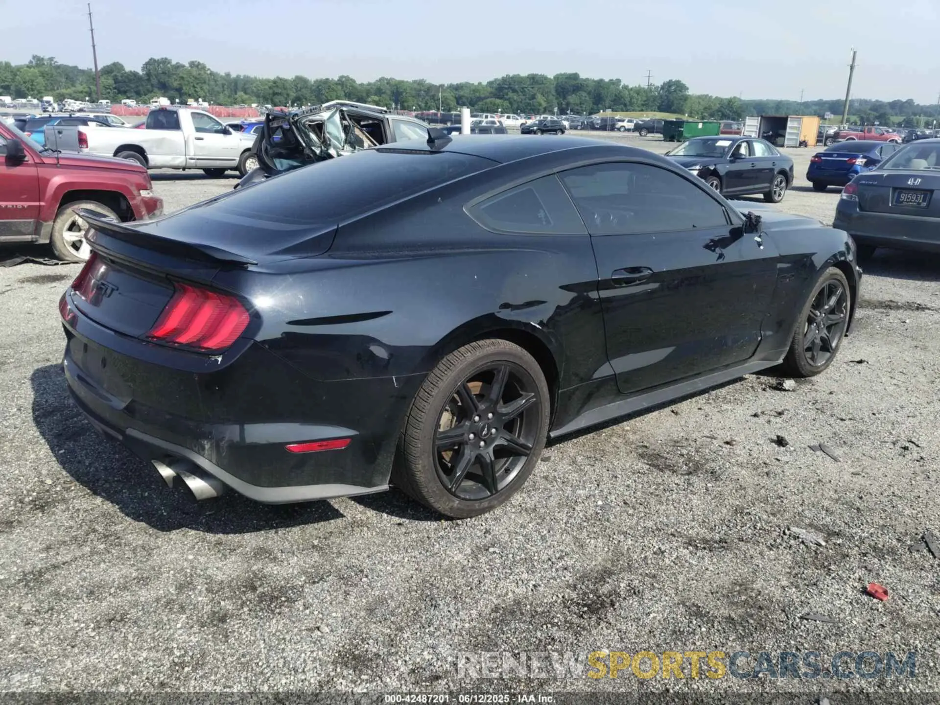 4 Photograph of a damaged car 1FA6P8CF0L5188441 FORD MUSTANG 2020