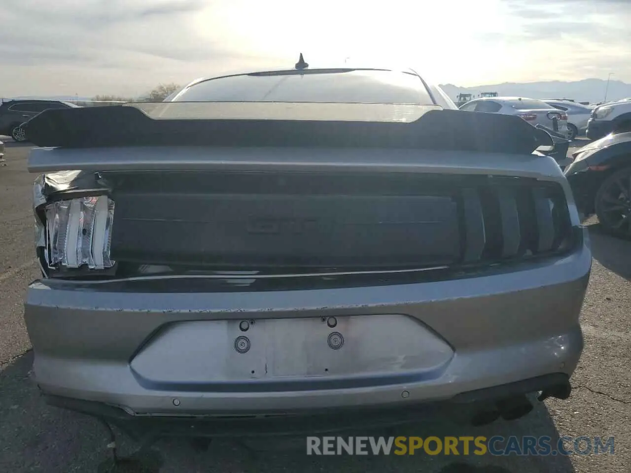 6 Photograph of a damaged car 1FA6P8CF4L5176986 FORD MUSTANG 2020