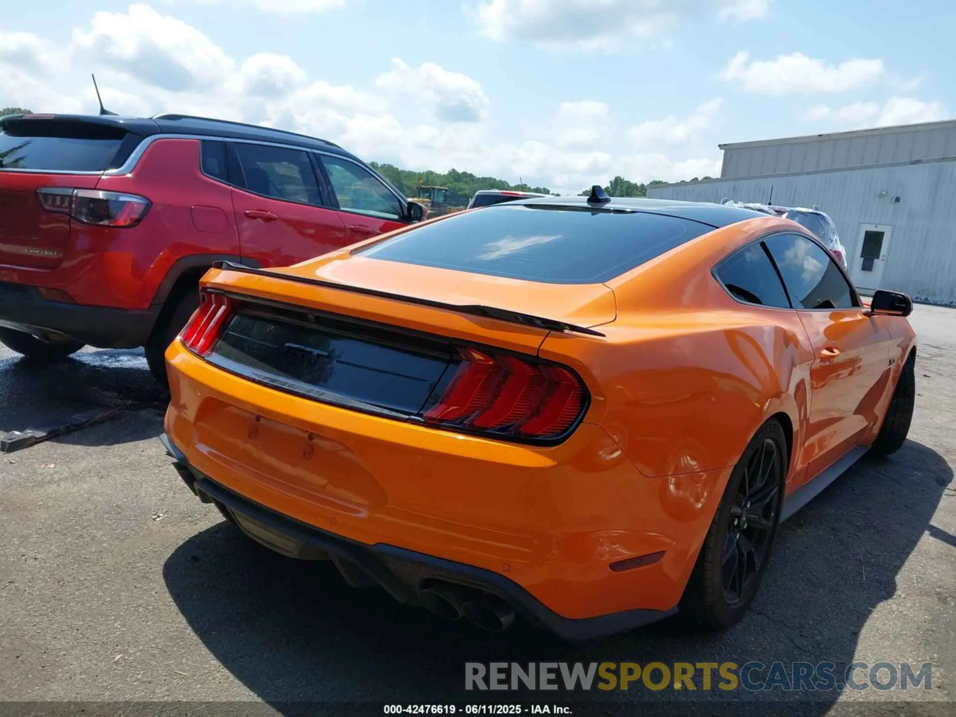 16 Photograph of a damaged car 1FA6P8CF5L5174647 FORD MUSTANG 2020