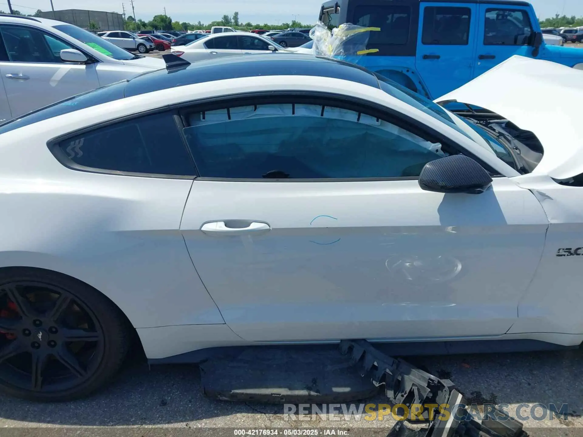 13 Photograph of a damaged car 1FA6P8CF5L5182960 FORD MUSTANG 2020