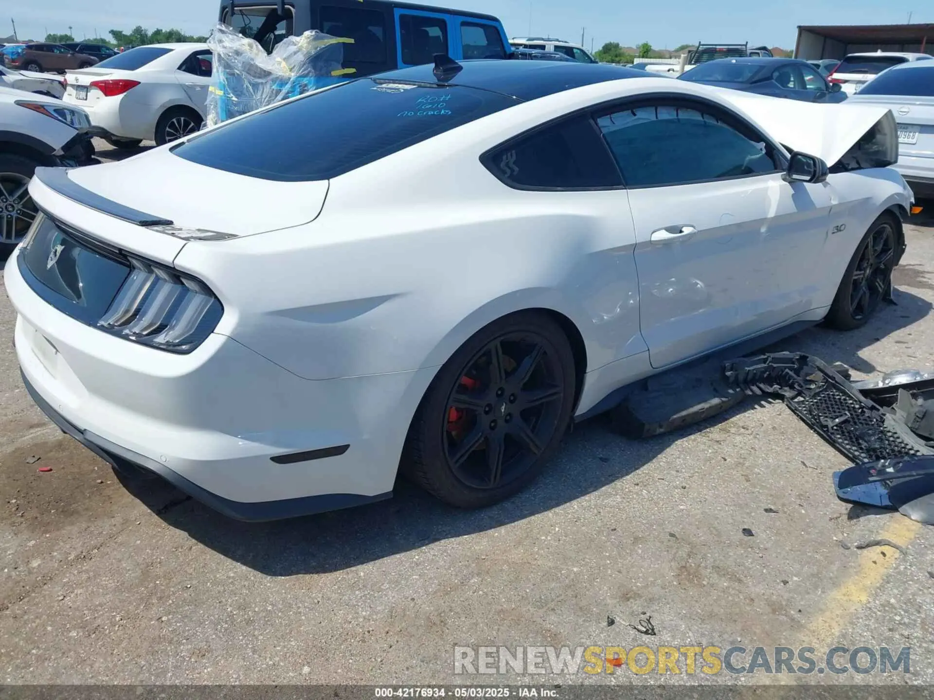 4 Photograph of a damaged car 1FA6P8CF5L5182960 FORD MUSTANG 2020