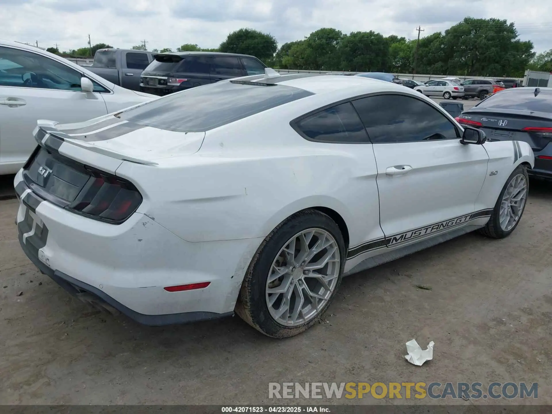 4 Фотография поврежденного автомобиля 1FA6P8CF7L5157798 FORD MUSTANG 2020