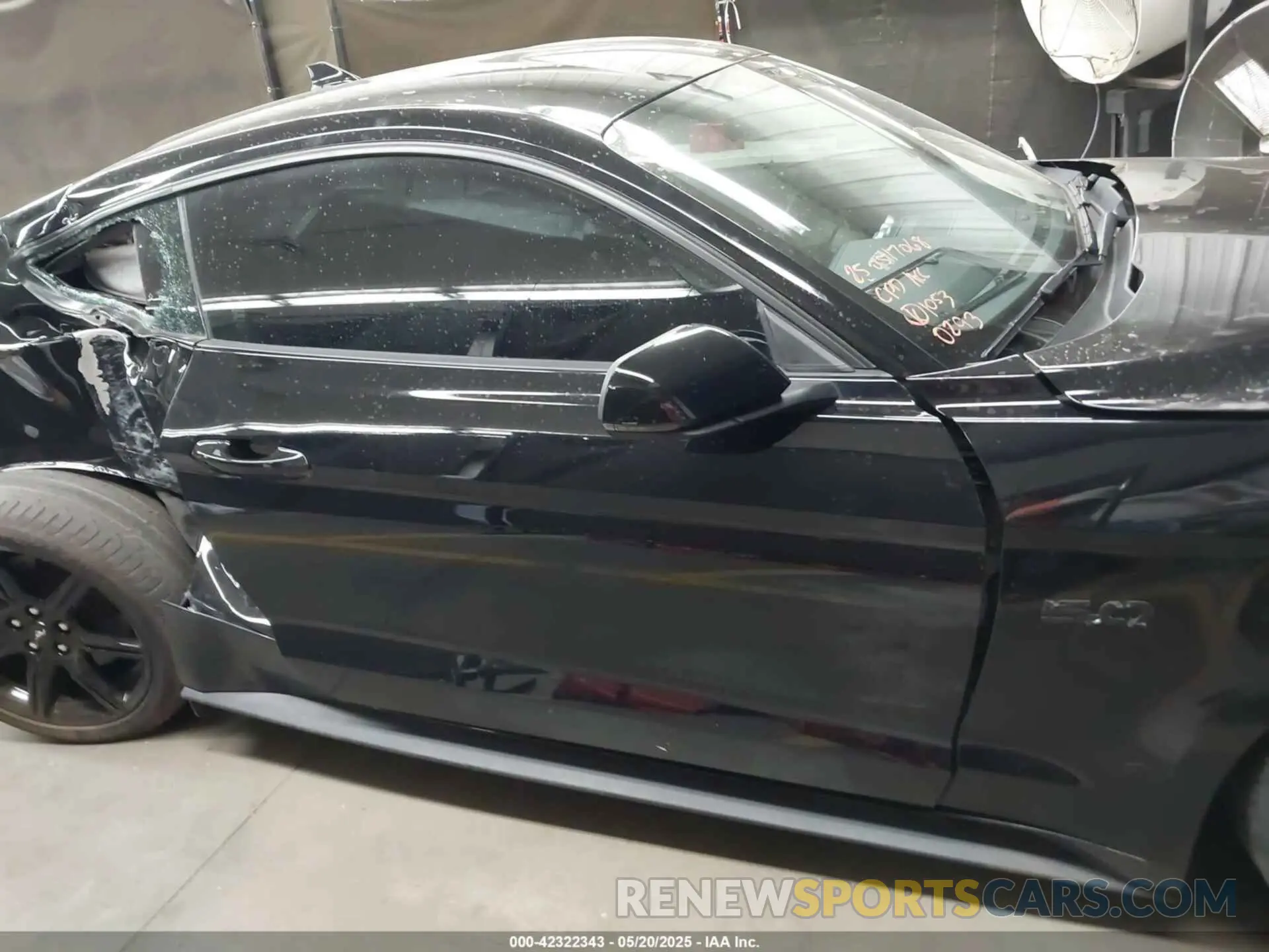 13 Photograph of a damaged car 1FA6P8CFXL5190293 FORD MUSTANG 2020