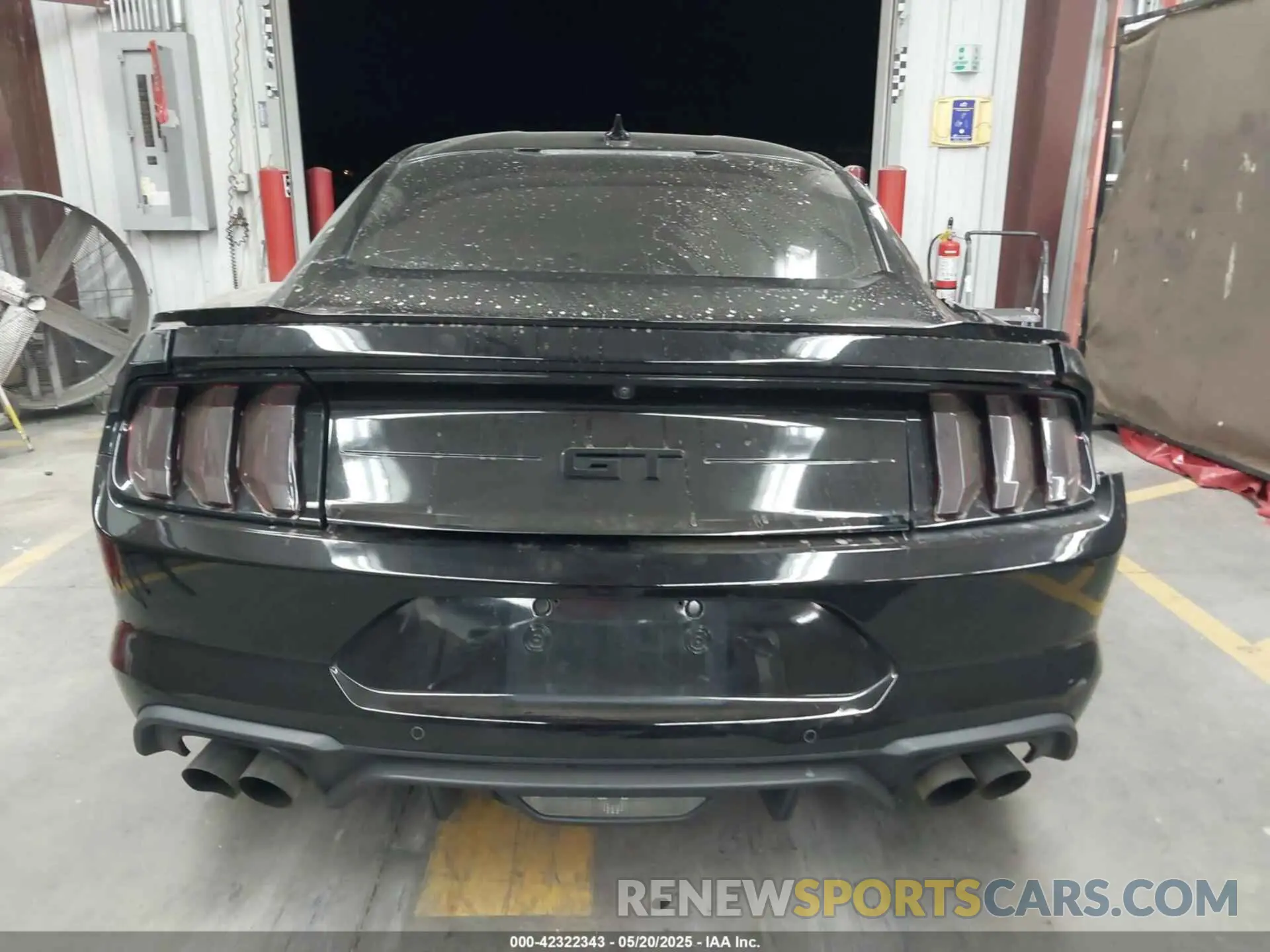 16 Photograph of a damaged car 1FA6P8CFXL5190293 FORD MUSTANG 2020