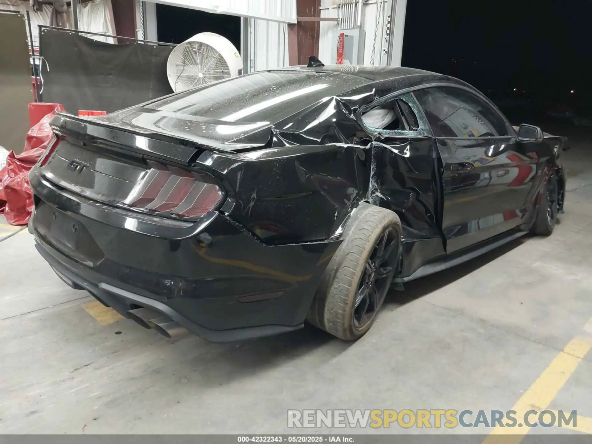4 Photograph of a damaged car 1FA6P8CFXL5190293 FORD MUSTANG 2020