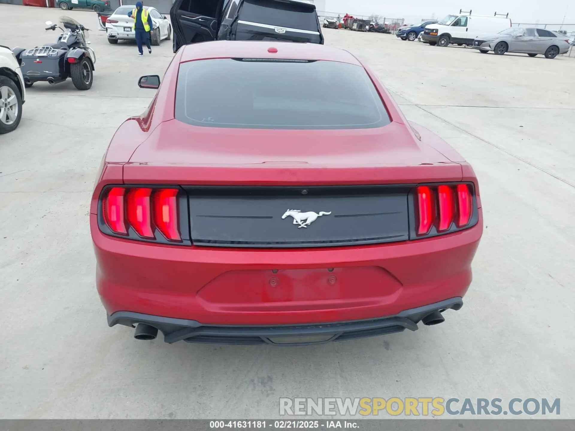 17 Photograph of a damaged car 1FA6P8TH1L5124541 FORD MUSTANG 2020
