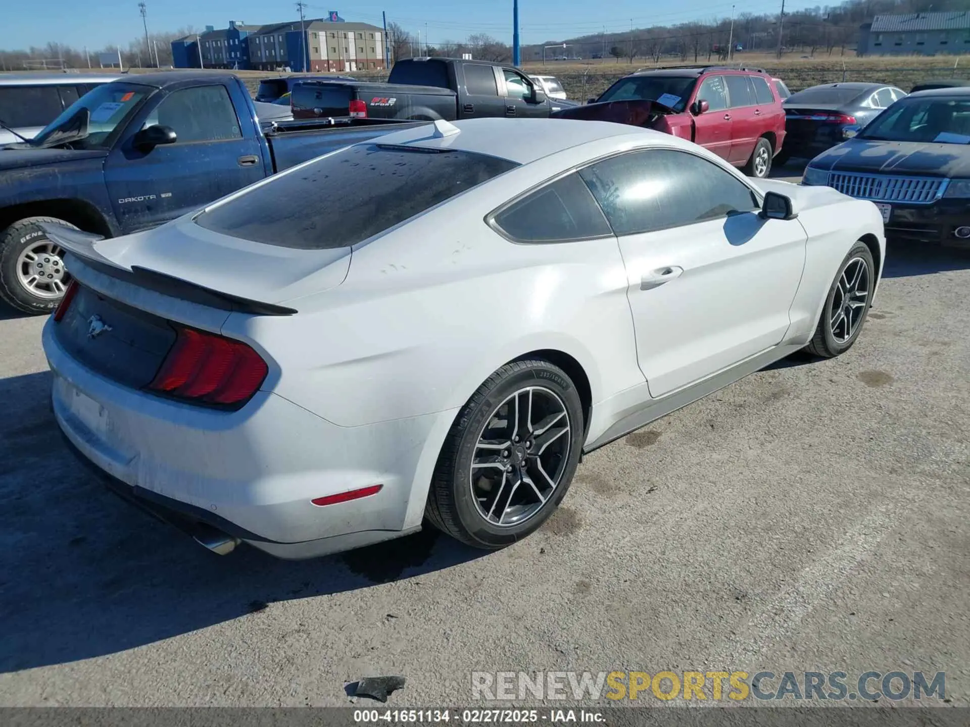 4 Photograph of a damaged car 1FA6P8TH2L5147827 FORD MUSTANG 2020