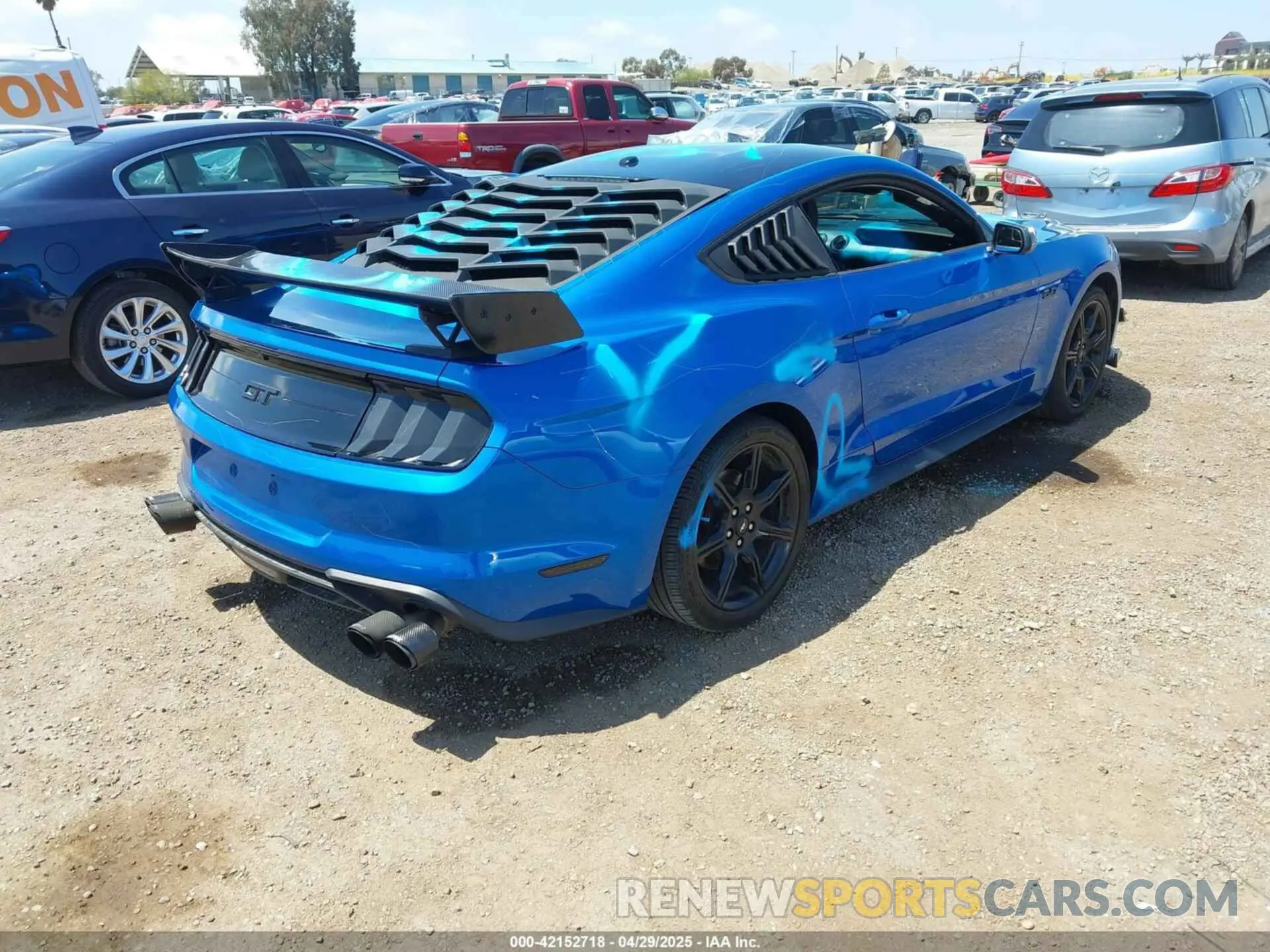 4 Photograph of a damaged car 1FA6P8TH3L5133922 FORD MUSTANG 2020