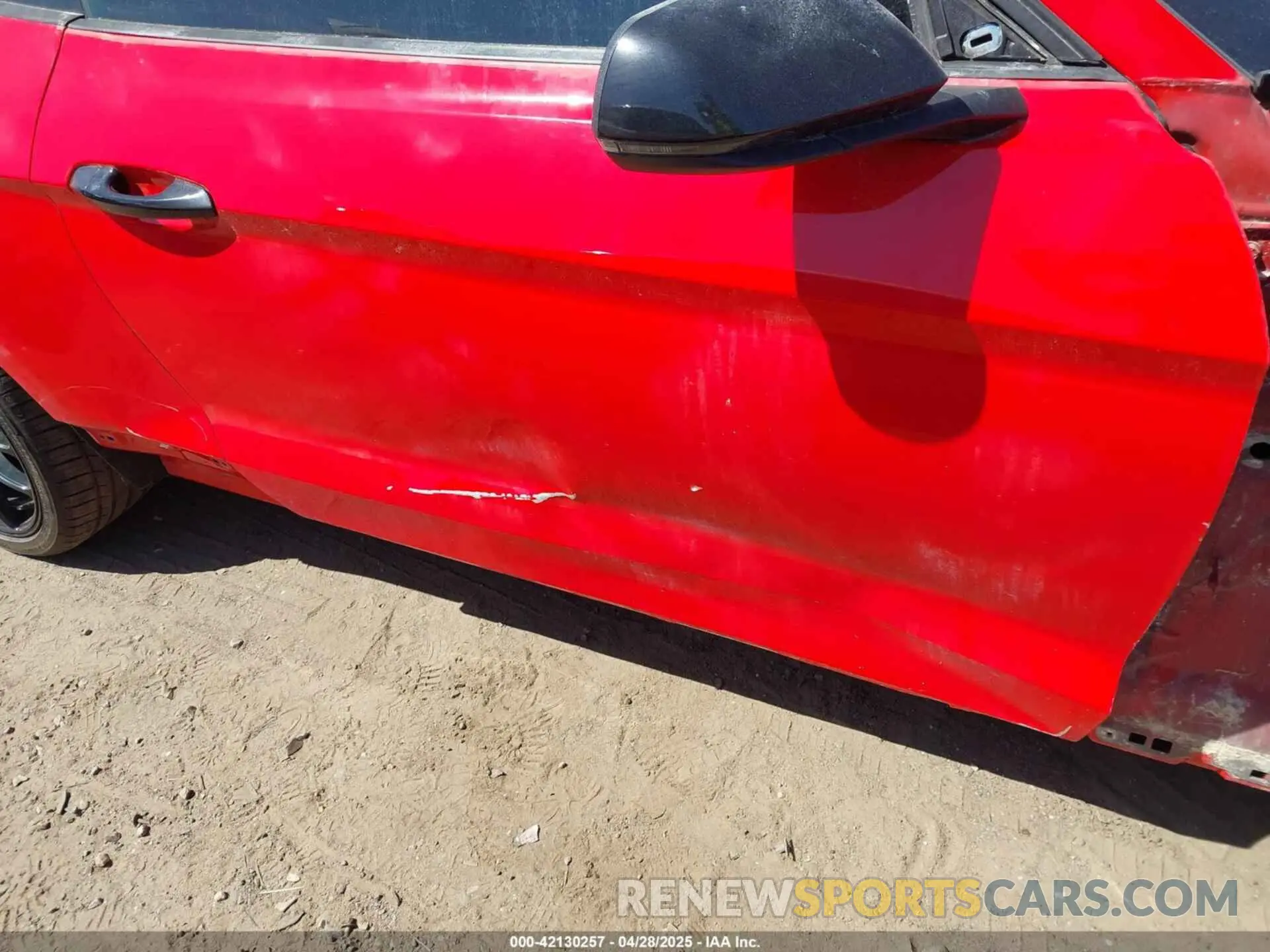 21 Photograph of a damaged car 1FA6P8TH4L5139065 FORD MUSTANG 2020
