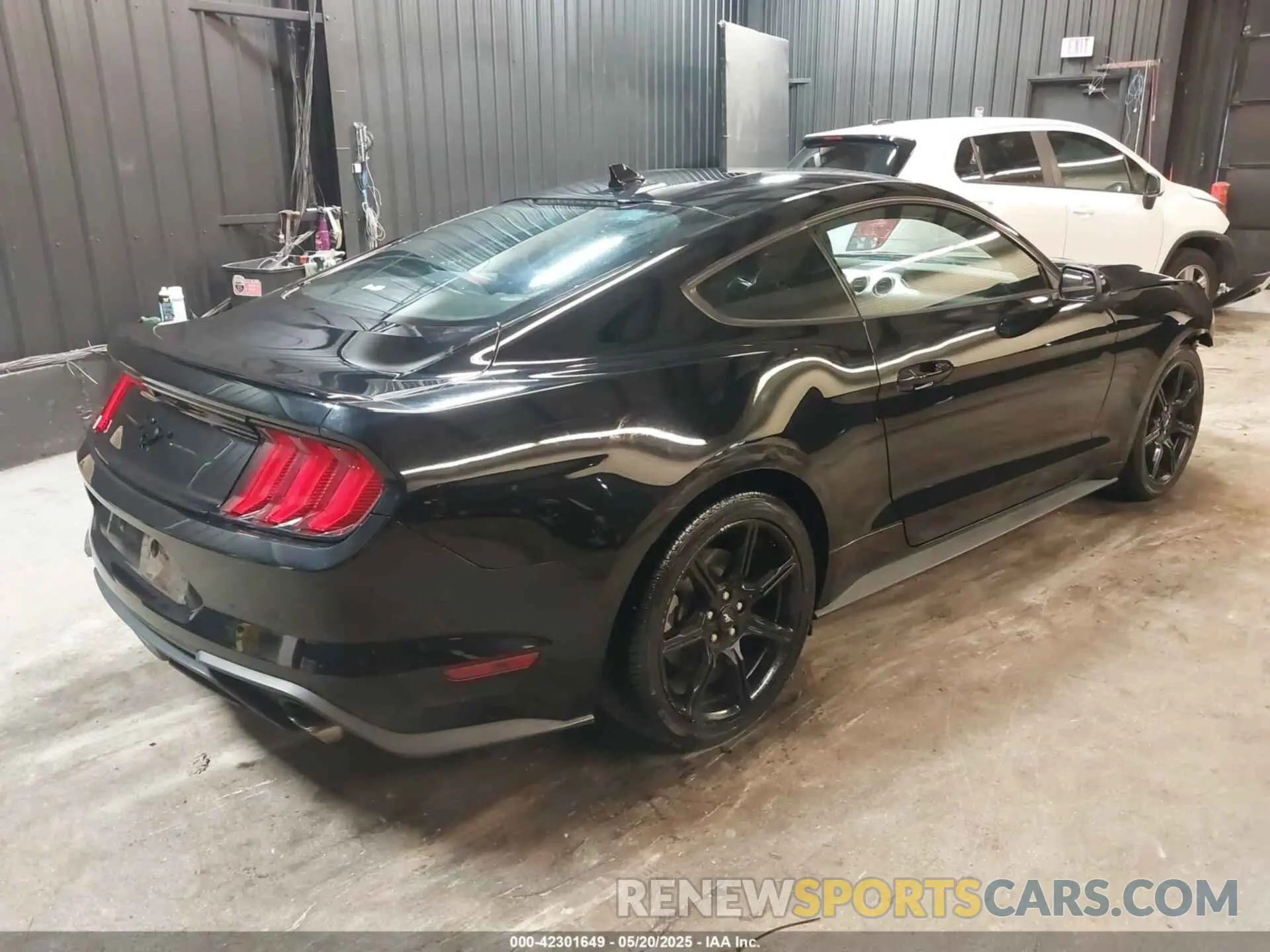 4 Photograph of a damaged car 1FA6P8TH6L5145109 FORD MUSTANG 2020