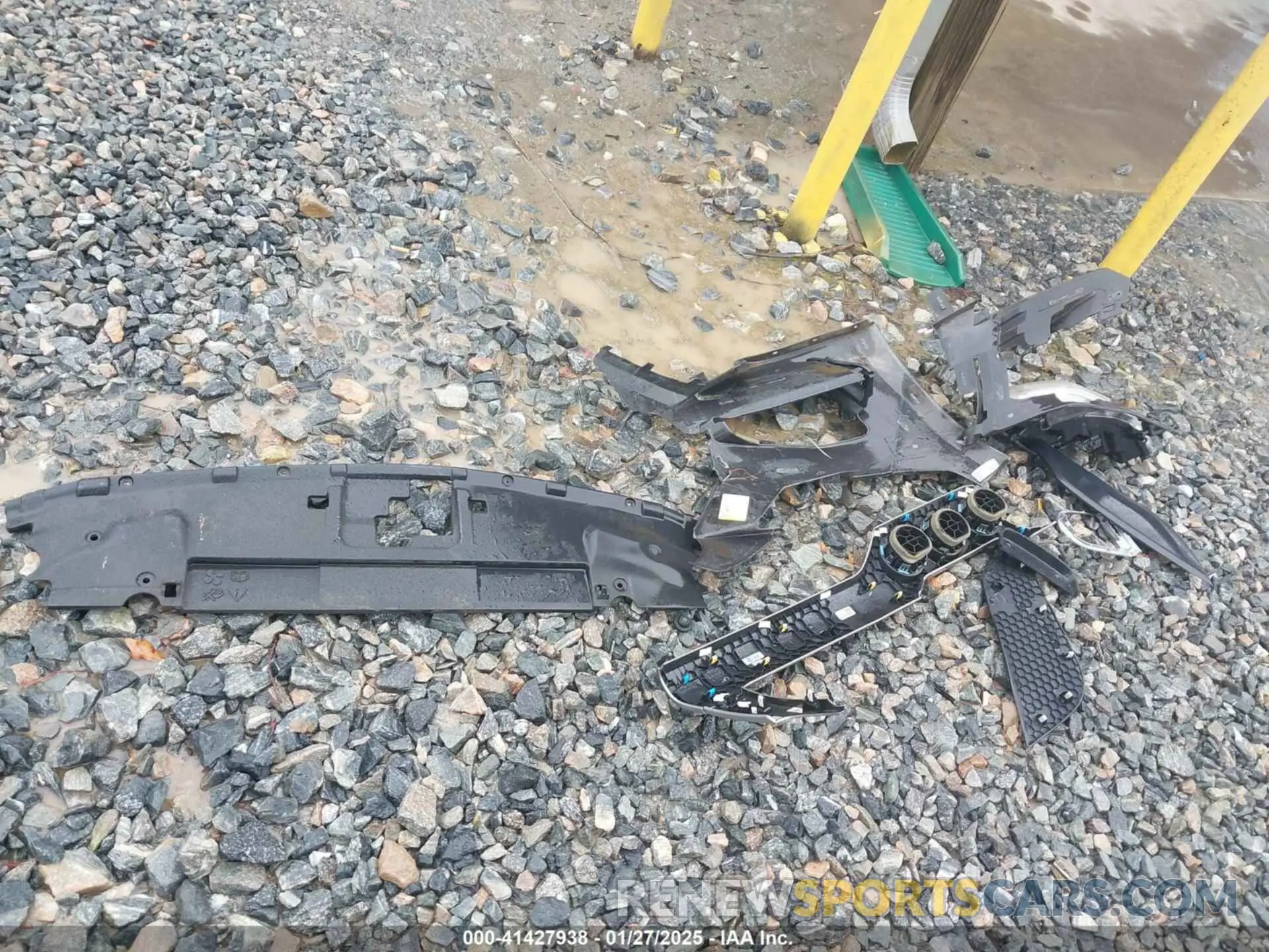 12 Photograph of a damaged car 1FA6P8TH6L5147913 FORD MUSTANG 2020