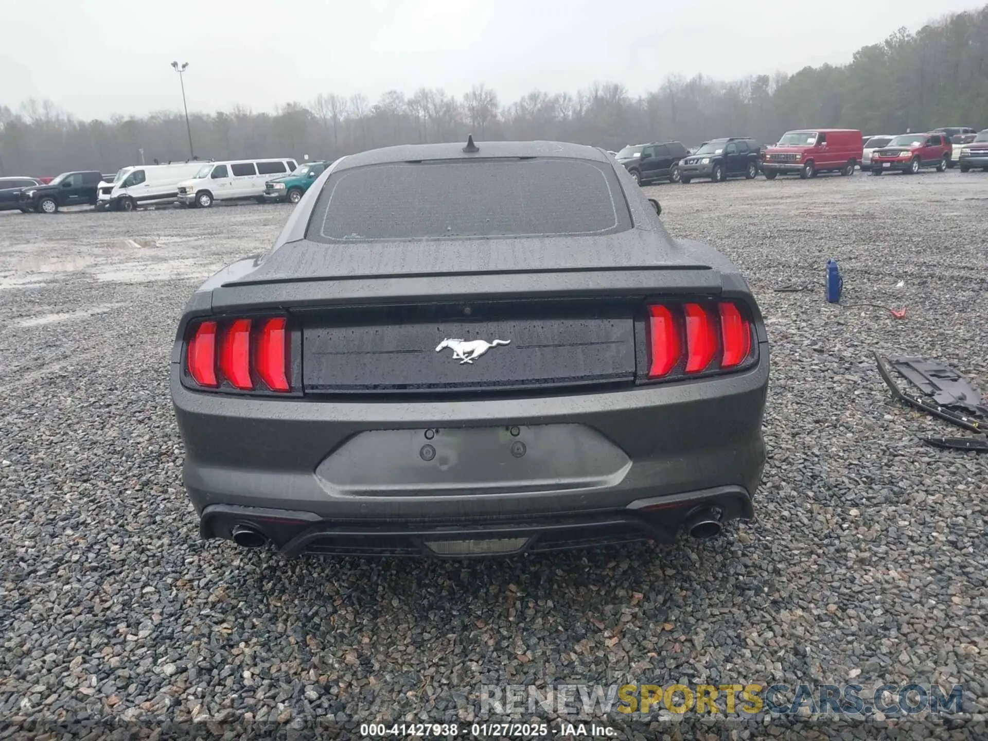 17 Photograph of a damaged car 1FA6P8TH6L5147913 FORD MUSTANG 2020