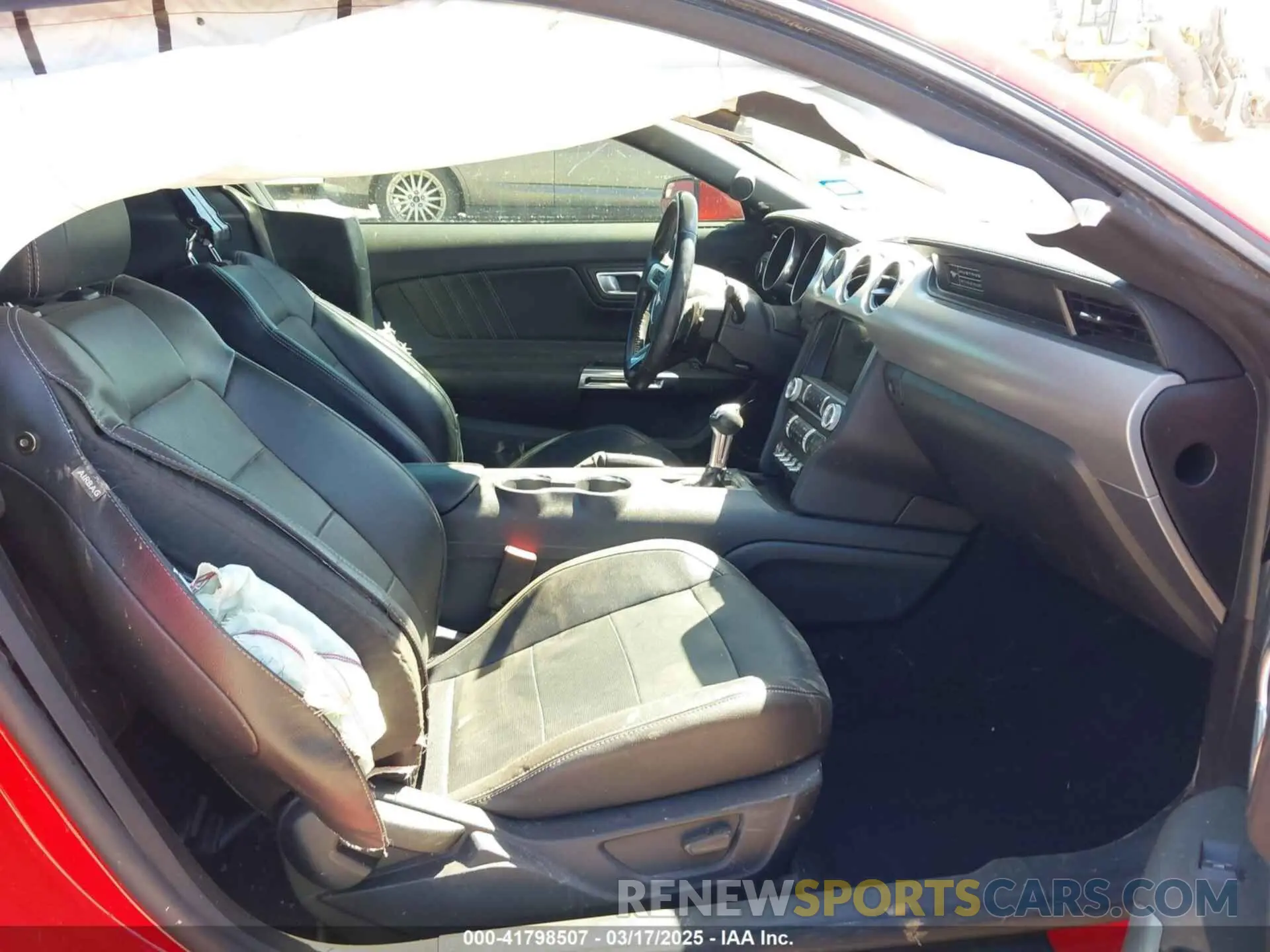 5 Photograph of a damaged car 1FA6P8TH6L5148110 FORD MUSTANG 2020