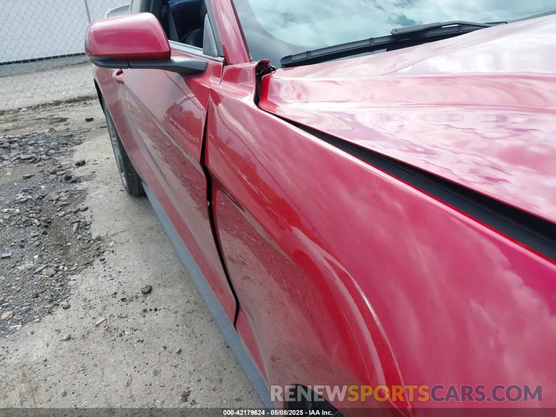 17 Photograph of a damaged car 1FA6P8TH6L5149788 FORD MUSTANG 2020