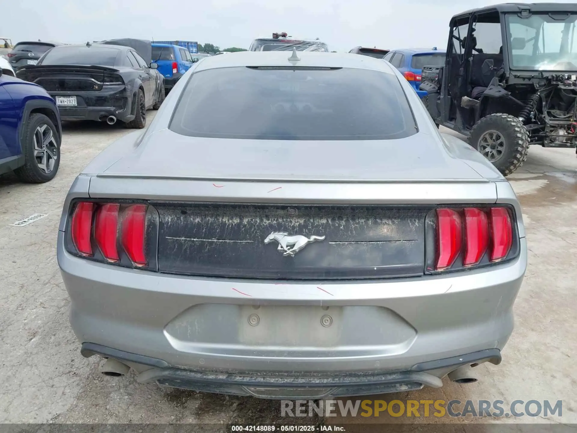 16 Photograph of a damaged car 1FA6P8TH9L5139174 FORD MUSTANG 2020