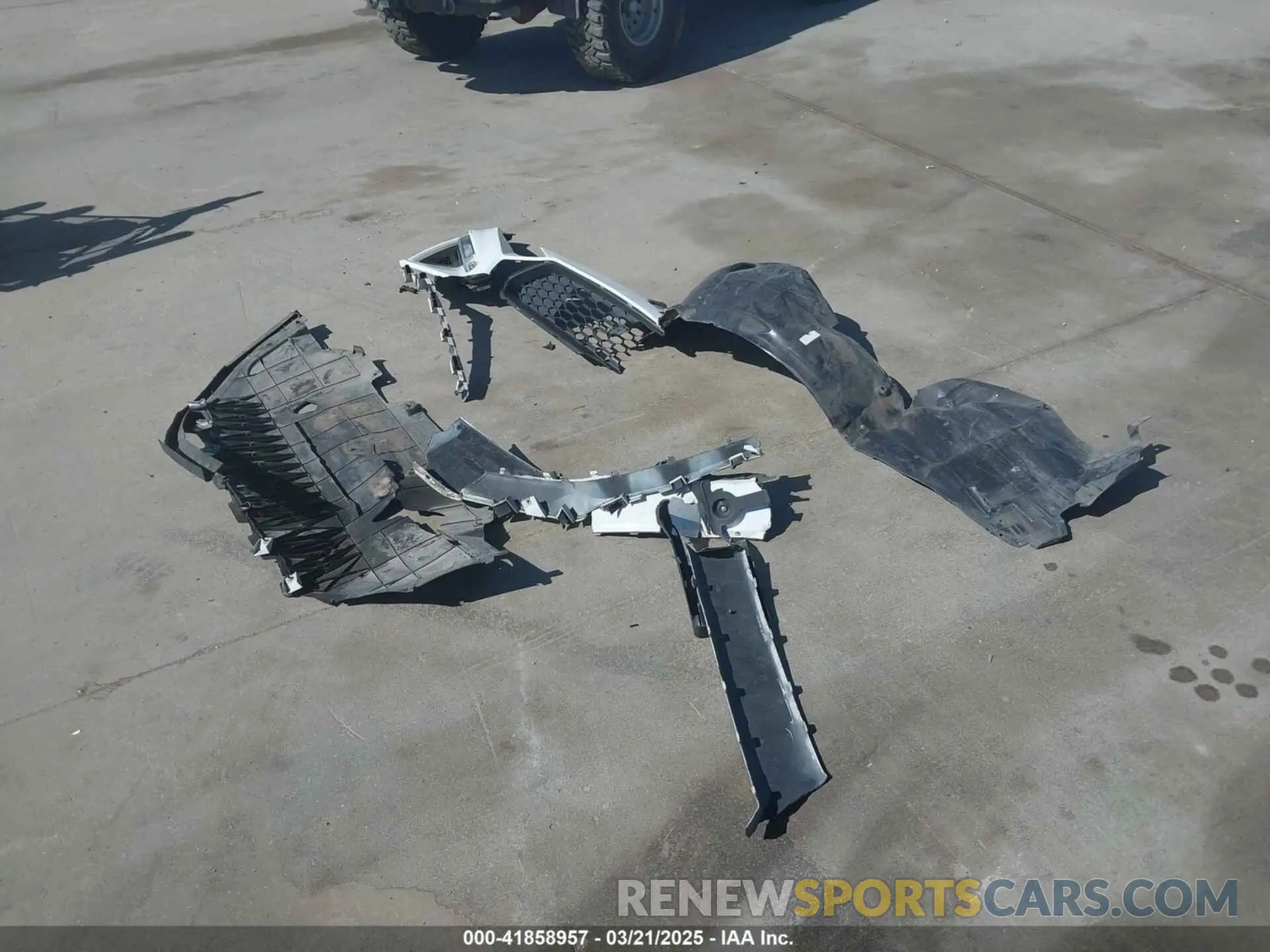 11 Photograph of a damaged car 1FATP8UH0L5119932 FORD MUSTANG 2020