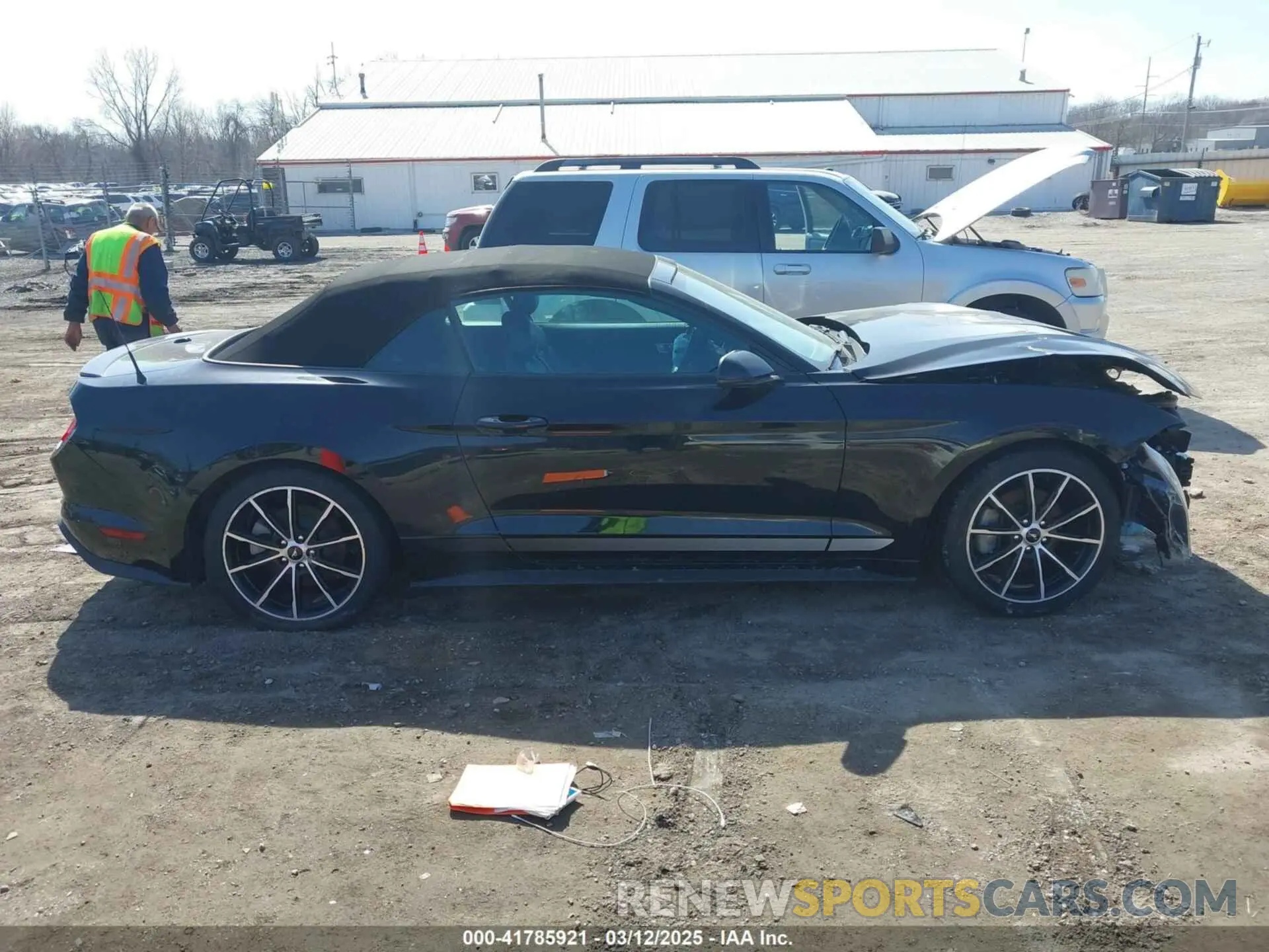 14 Photograph of a damaged car 1FATP8UH2L5134691 FORD MUSTANG 2020
