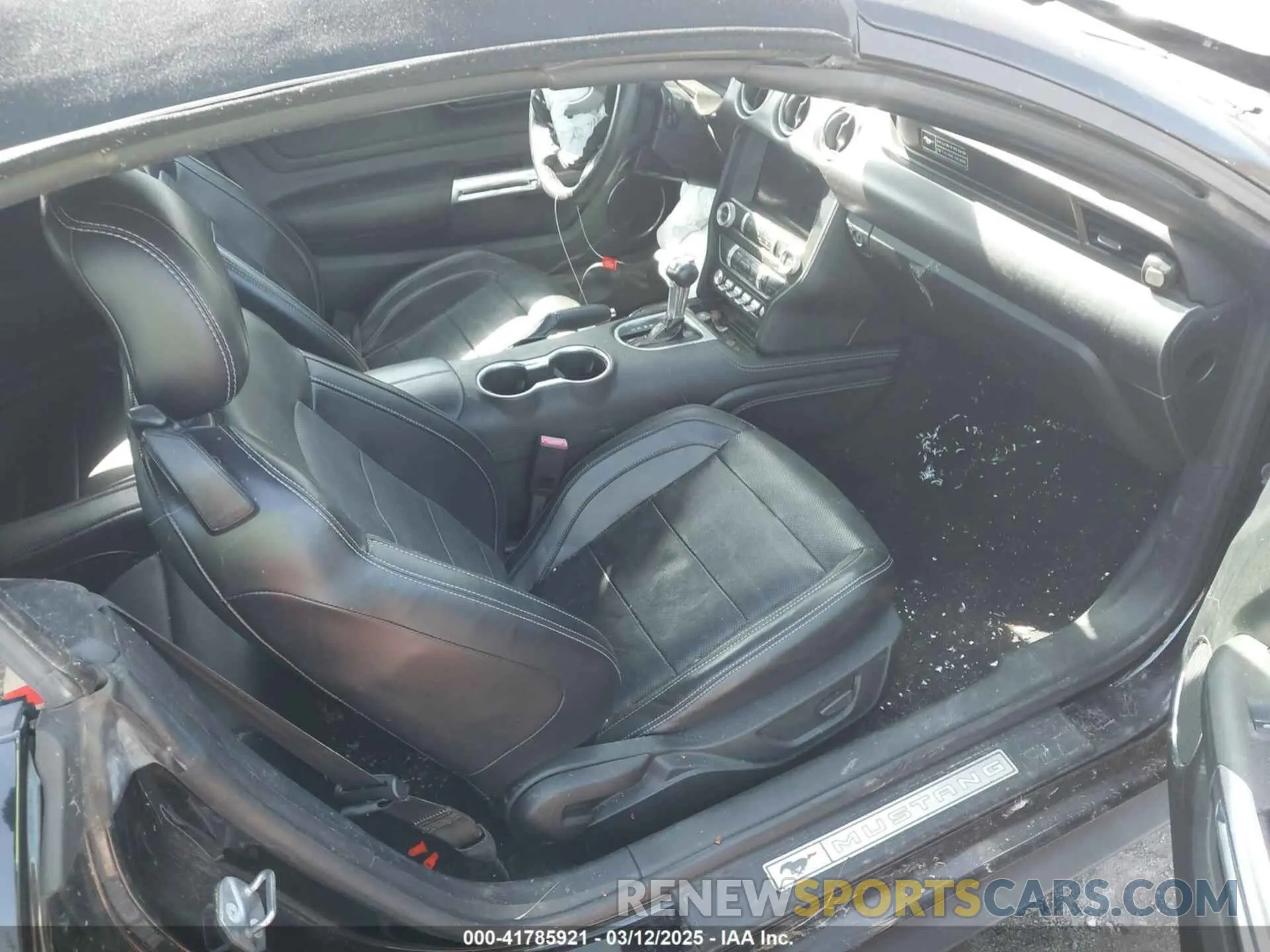 5 Photograph of a damaged car 1FATP8UH2L5134691 FORD MUSTANG 2020