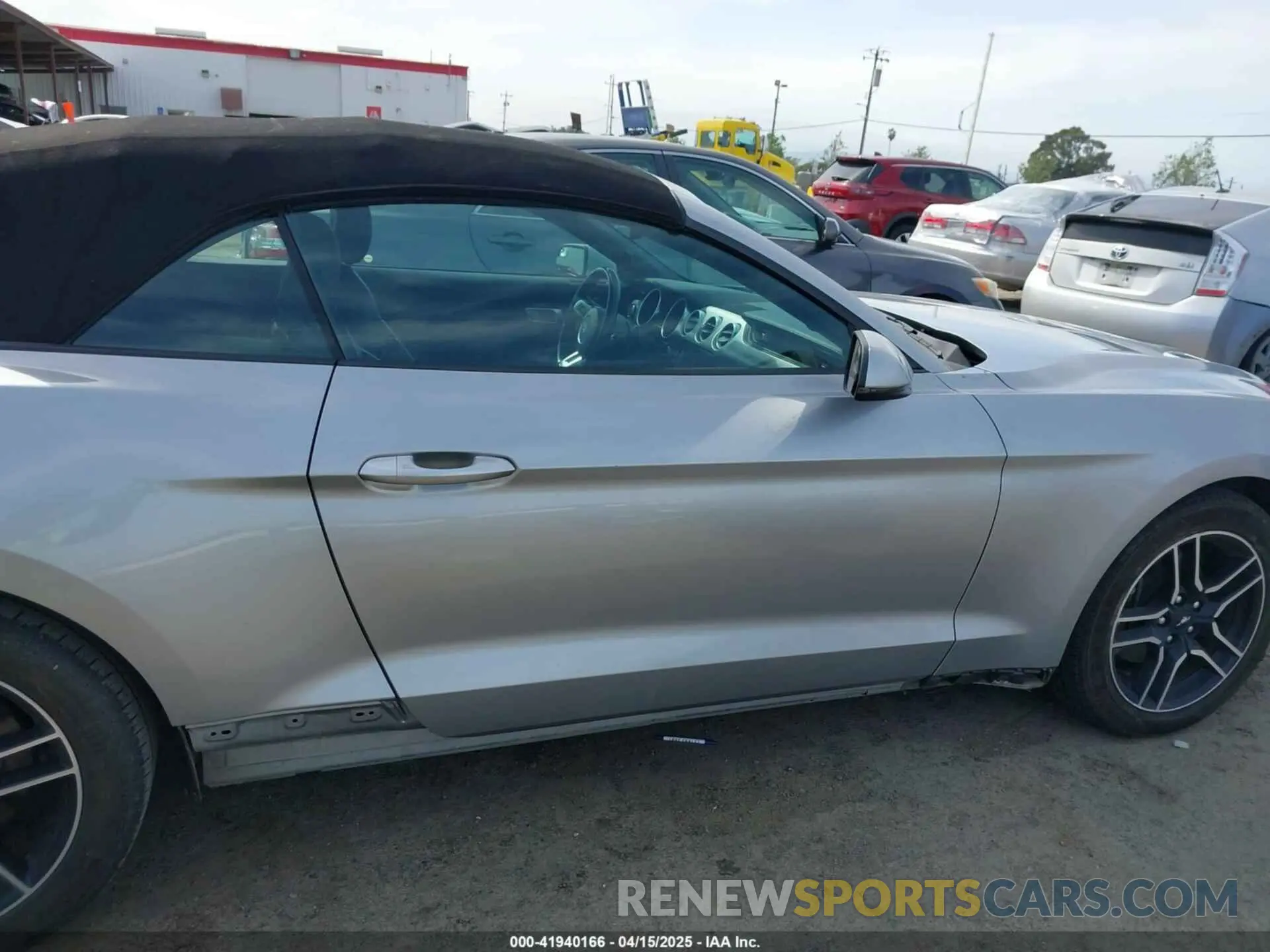 14 Photograph of a damaged car 1FATP8UH7L5147209 FORD MUSTANG 2020