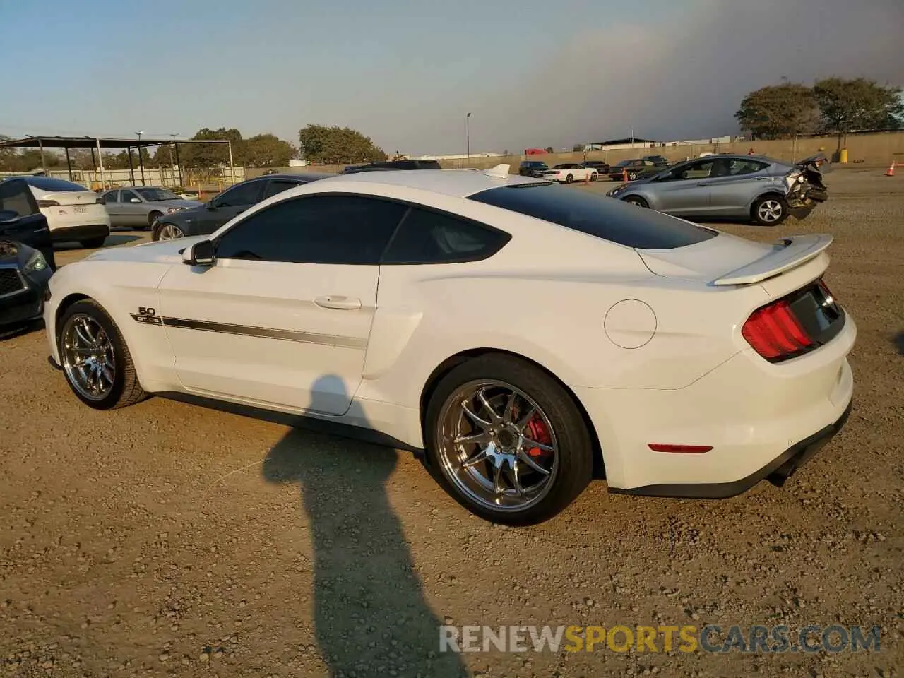 2 Фотография поврежденного автомобиля 1FA6P8CF2M5118134 FORD MUSTANG 2021
