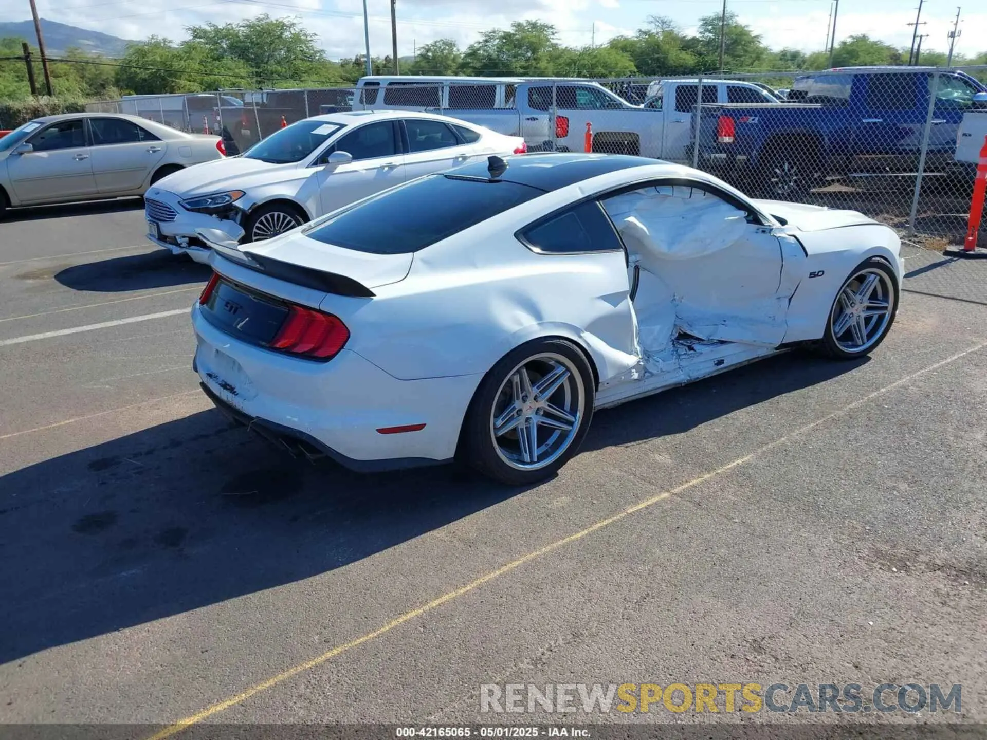4 Photograph of a damaged car 1FA6P8CF5M5142279 FORD MUSTANG 2021