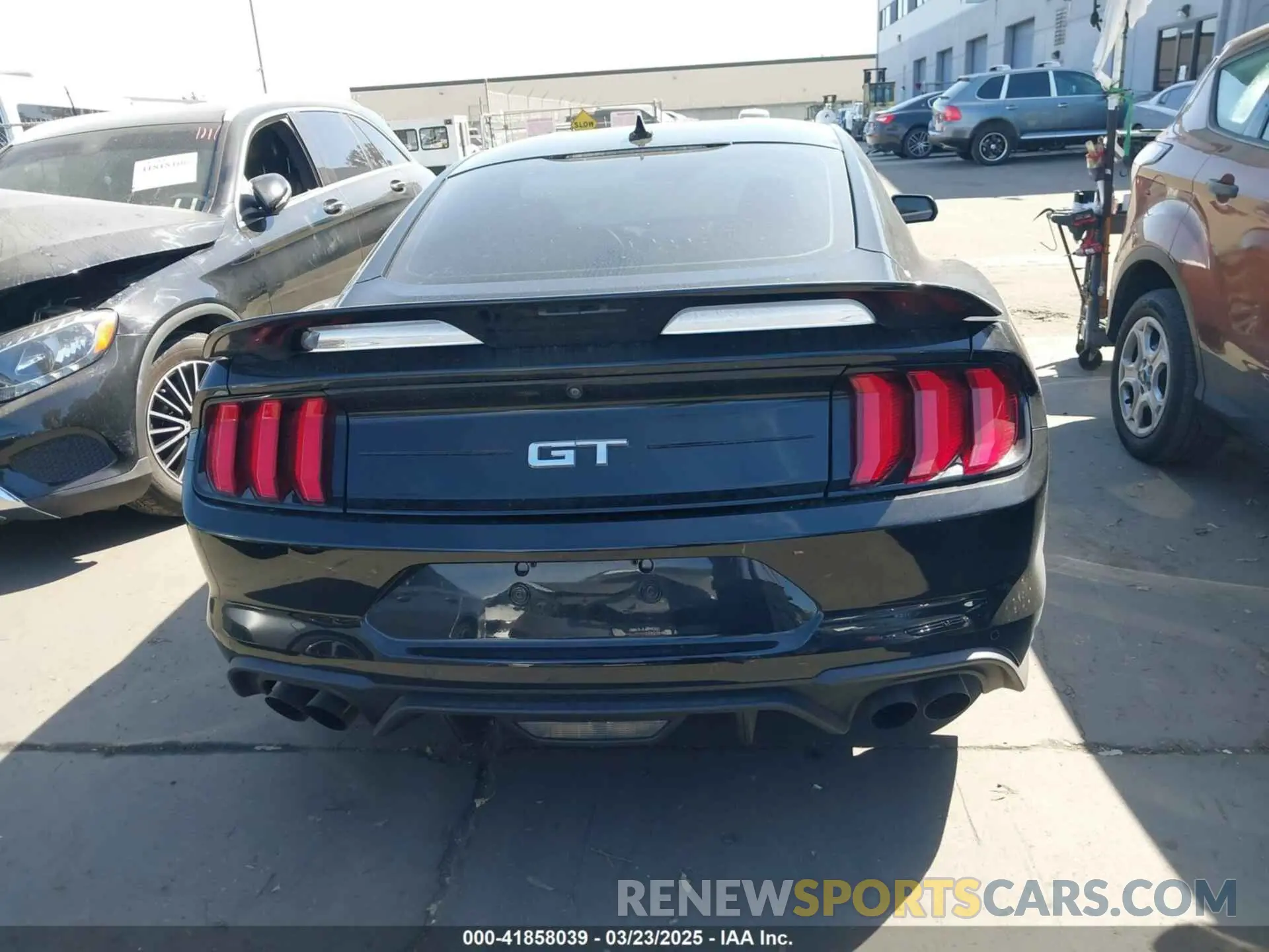17 Photograph of a damaged car 1FA6P8CF7M5114273 FORD MUSTANG 2021