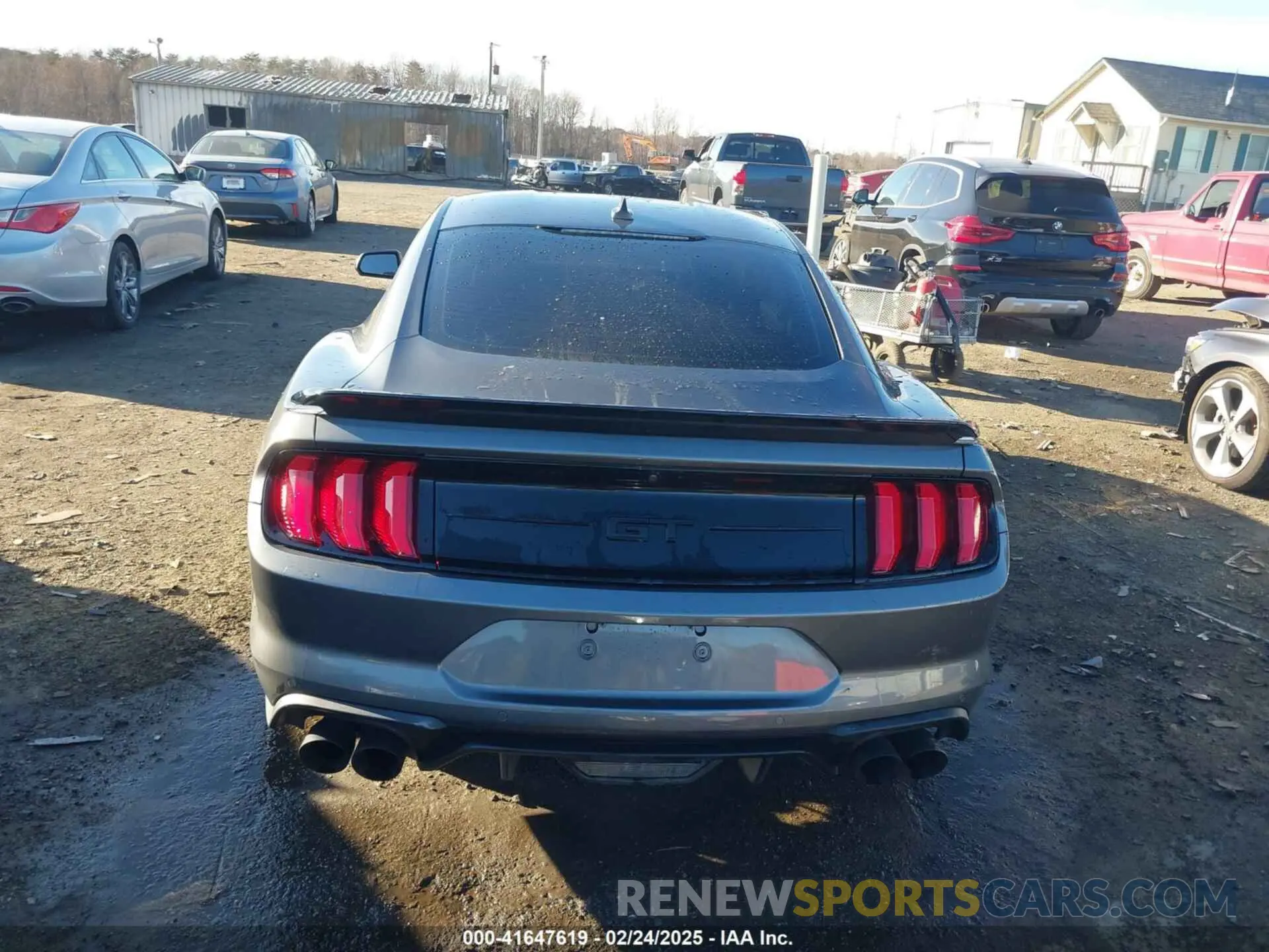 17 Photograph of a damaged car 1FA6P8CF9M5117126 FORD MUSTANG 2021