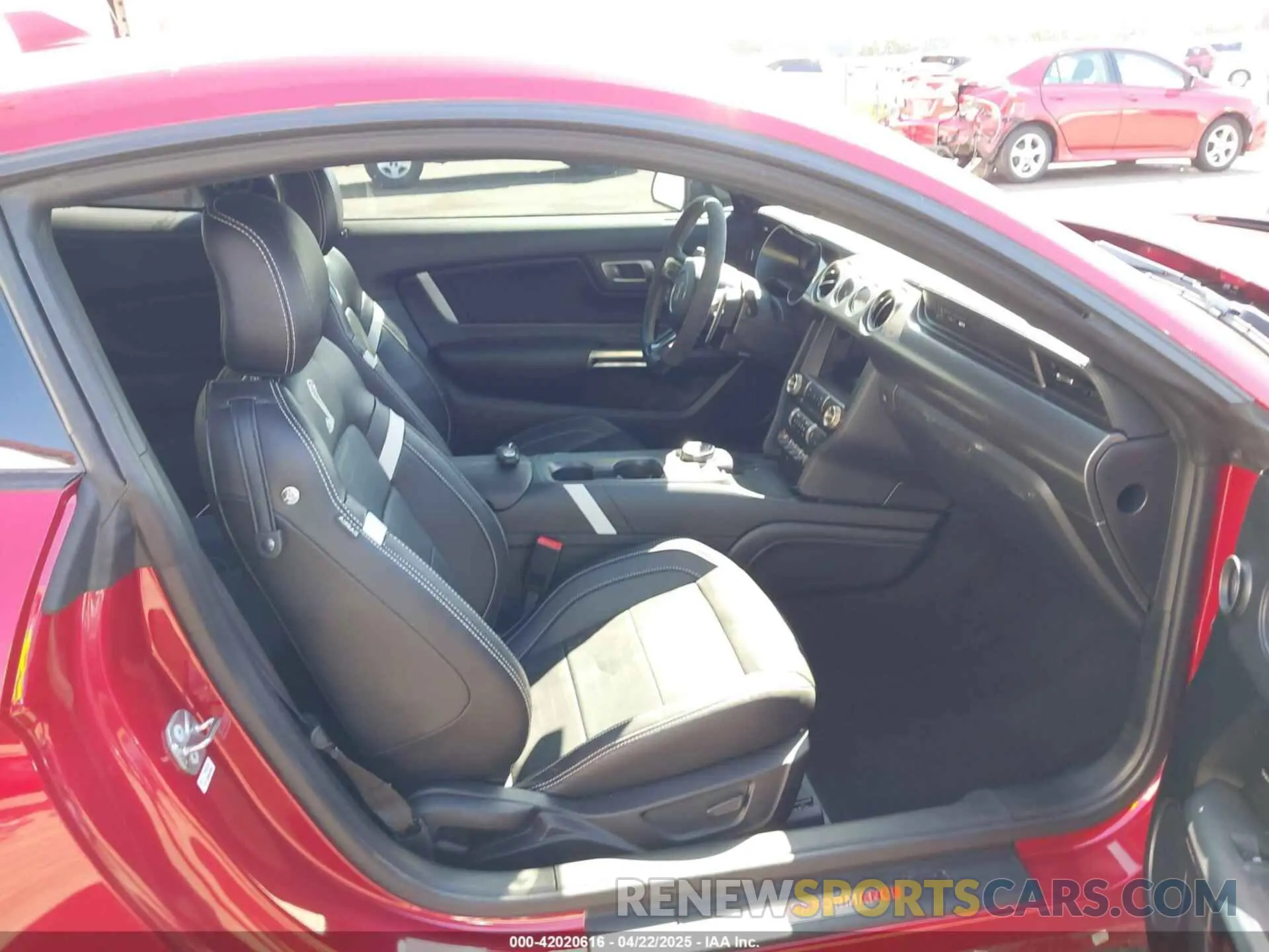 5 Фотография поврежденного автомобиля 1FA6P8SJ6M5500981 FORD MUSTANG 2021