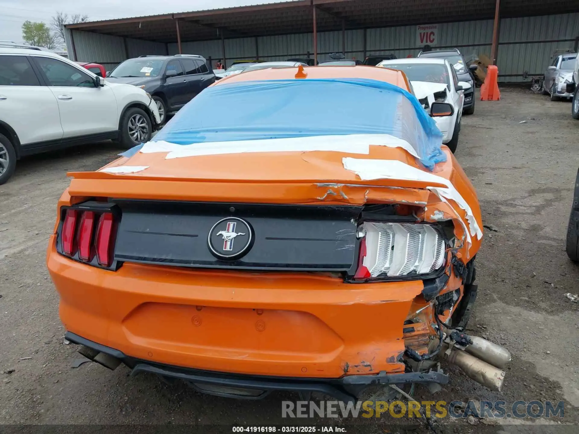 17 Photograph of a damaged car 1FA6P8TD5M5151336 FORD MUSTANG 2021