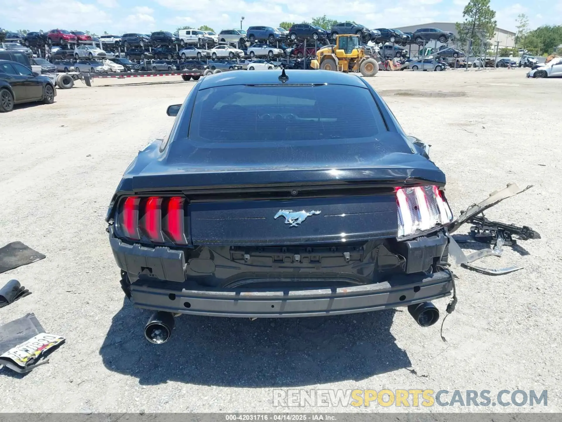 17 Photograph of a damaged car 1FA6P8TH1M5137372 FORD MUSTANG 2021