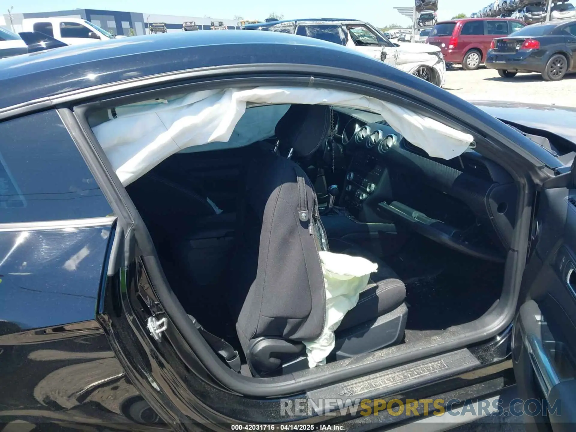5 Photograph of a damaged car 1FA6P8TH1M5137372 FORD MUSTANG 2021