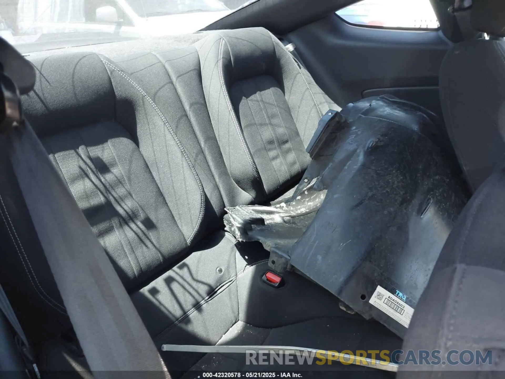 8 Photograph of a damaged car 1FA6P8TH8M5146814 FORD MUSTANG 2021