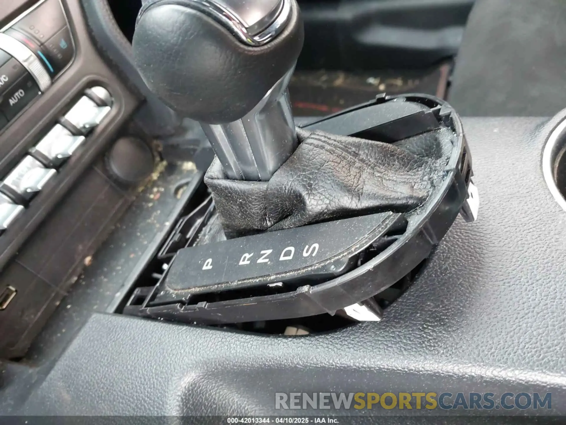 18 Photograph of a damaged car 1FATP8FF4M5143096 FORD MUSTANG 2021