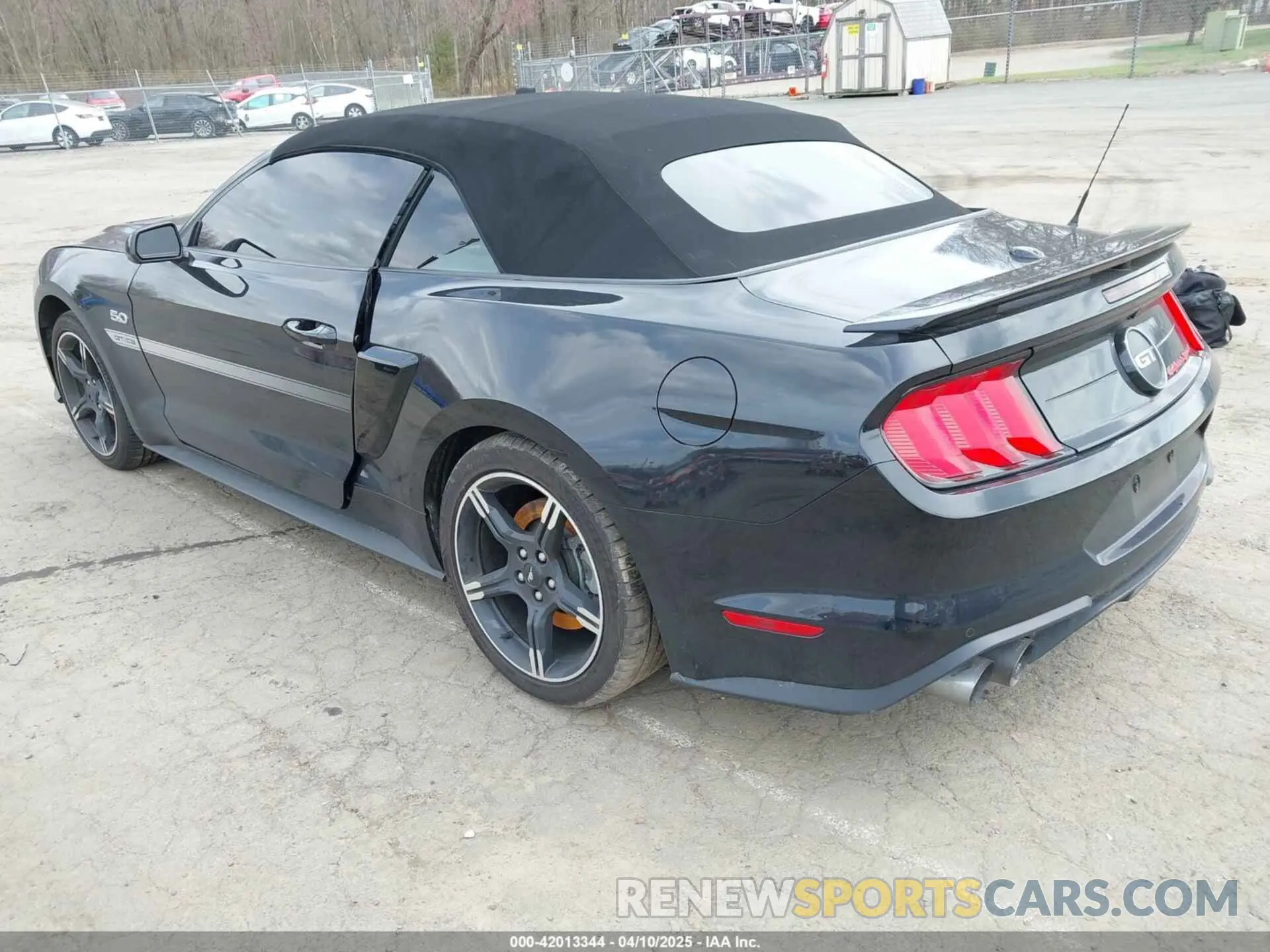 3 Photograph of a damaged car 1FATP8FF4M5143096 FORD MUSTANG 2021